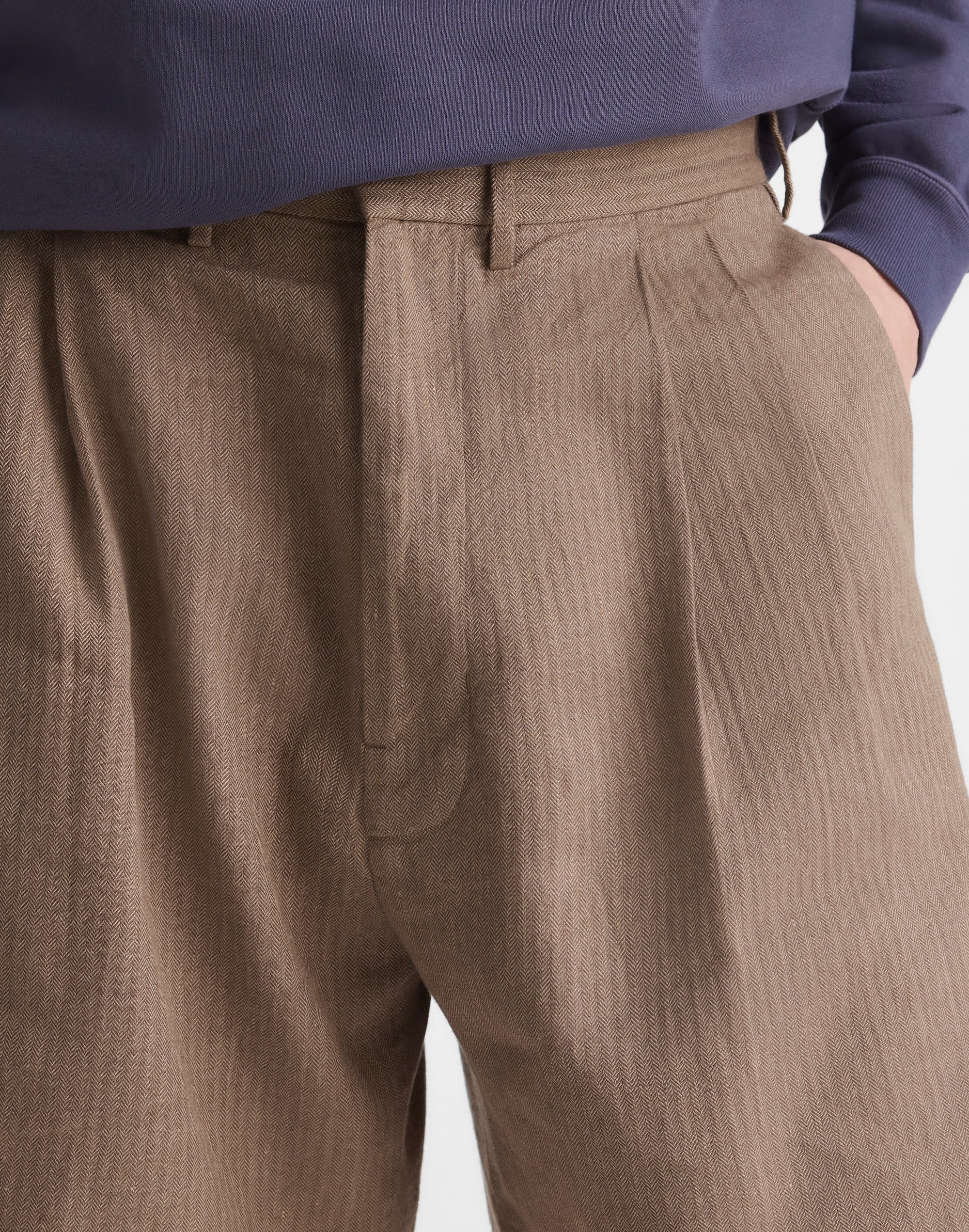 Double-Pleated Shorts in Herringbone Linen-Cotton Blend