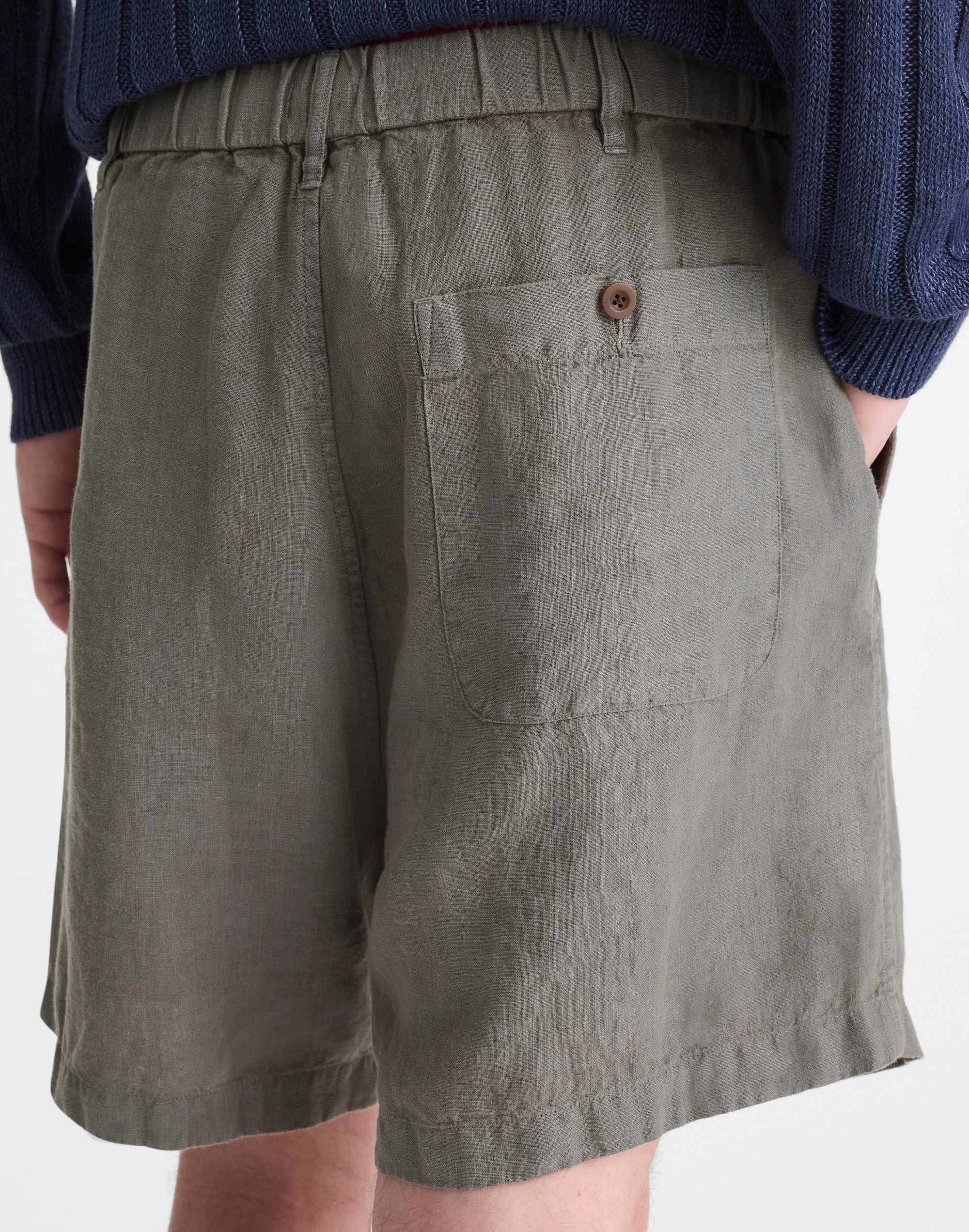 Pull-On Shorts in Linen