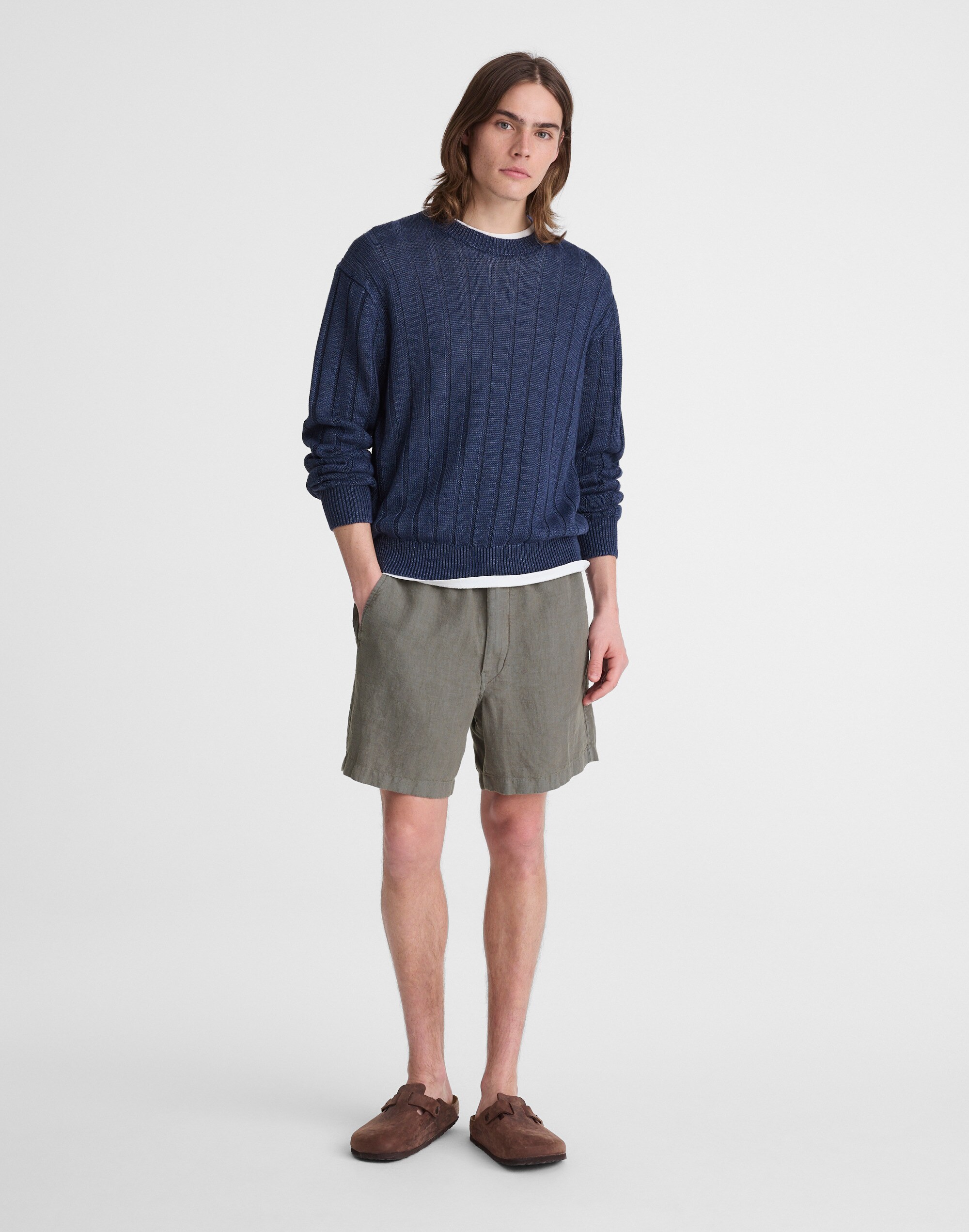 Pull-On Shorts in Linen