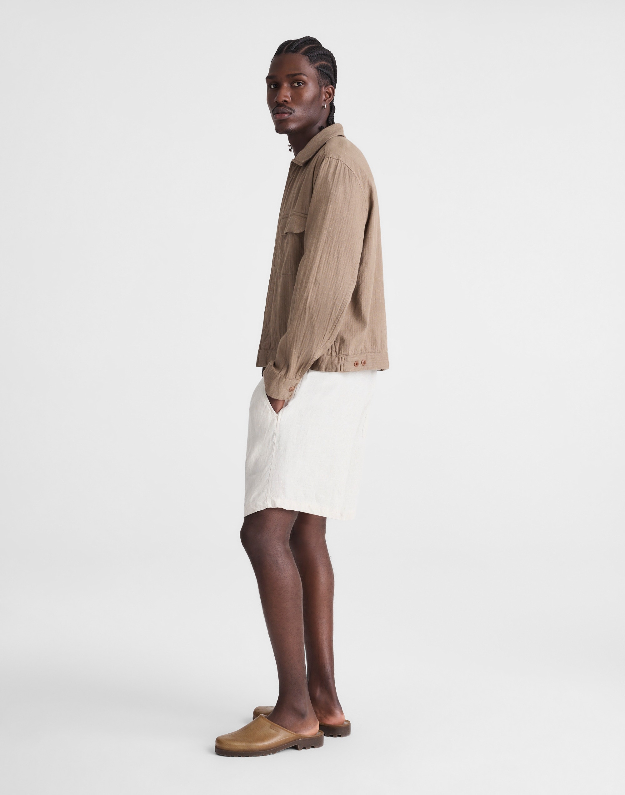 Pull-On Shorts in Linen