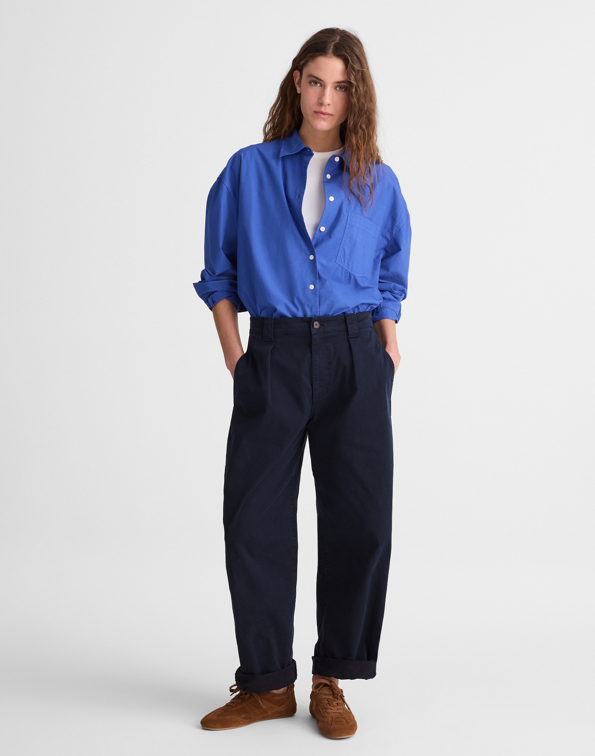 Madewell The Barrel-leg Chino Pant In Blue