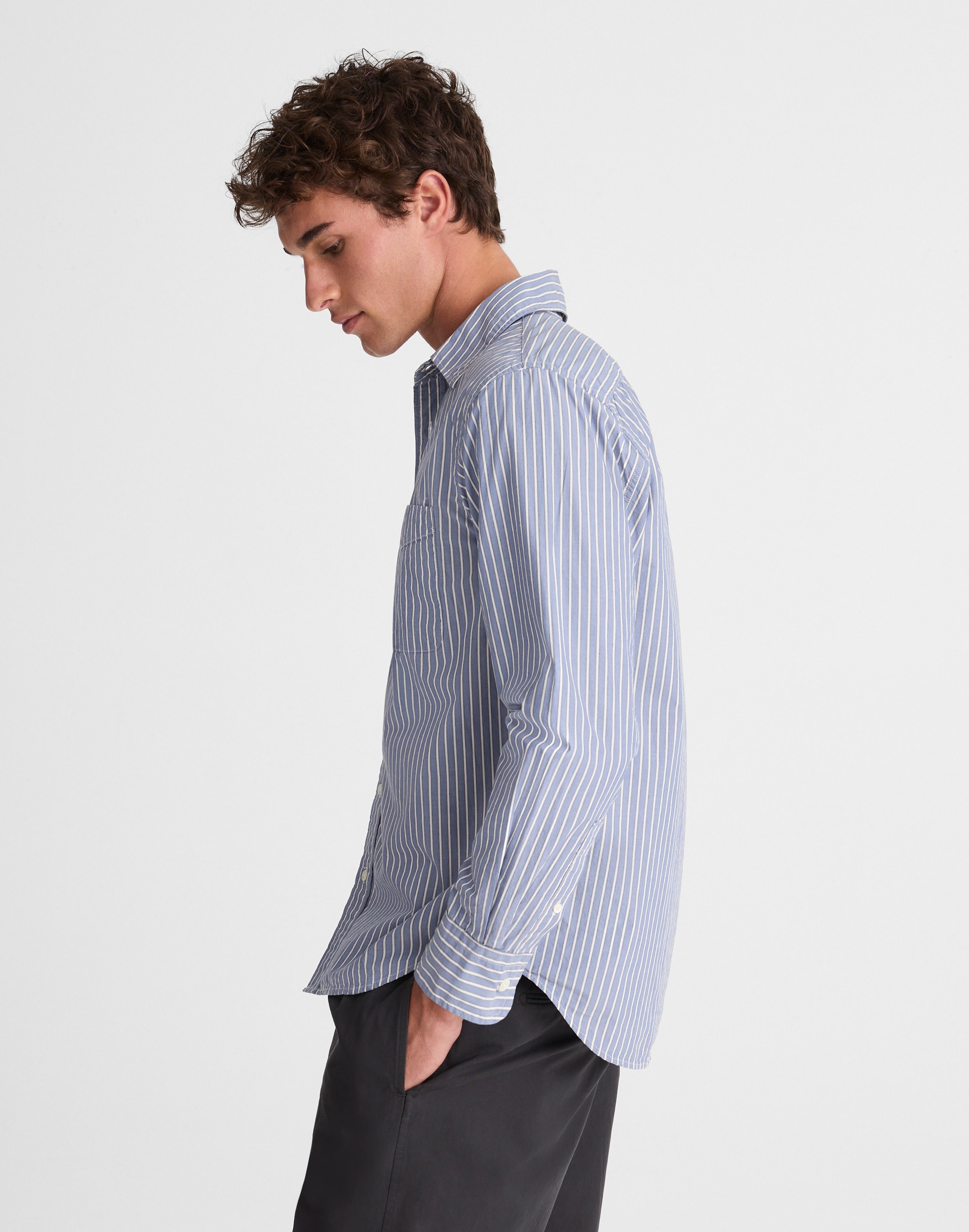 Button-Up Shirt in Crisp Poplin