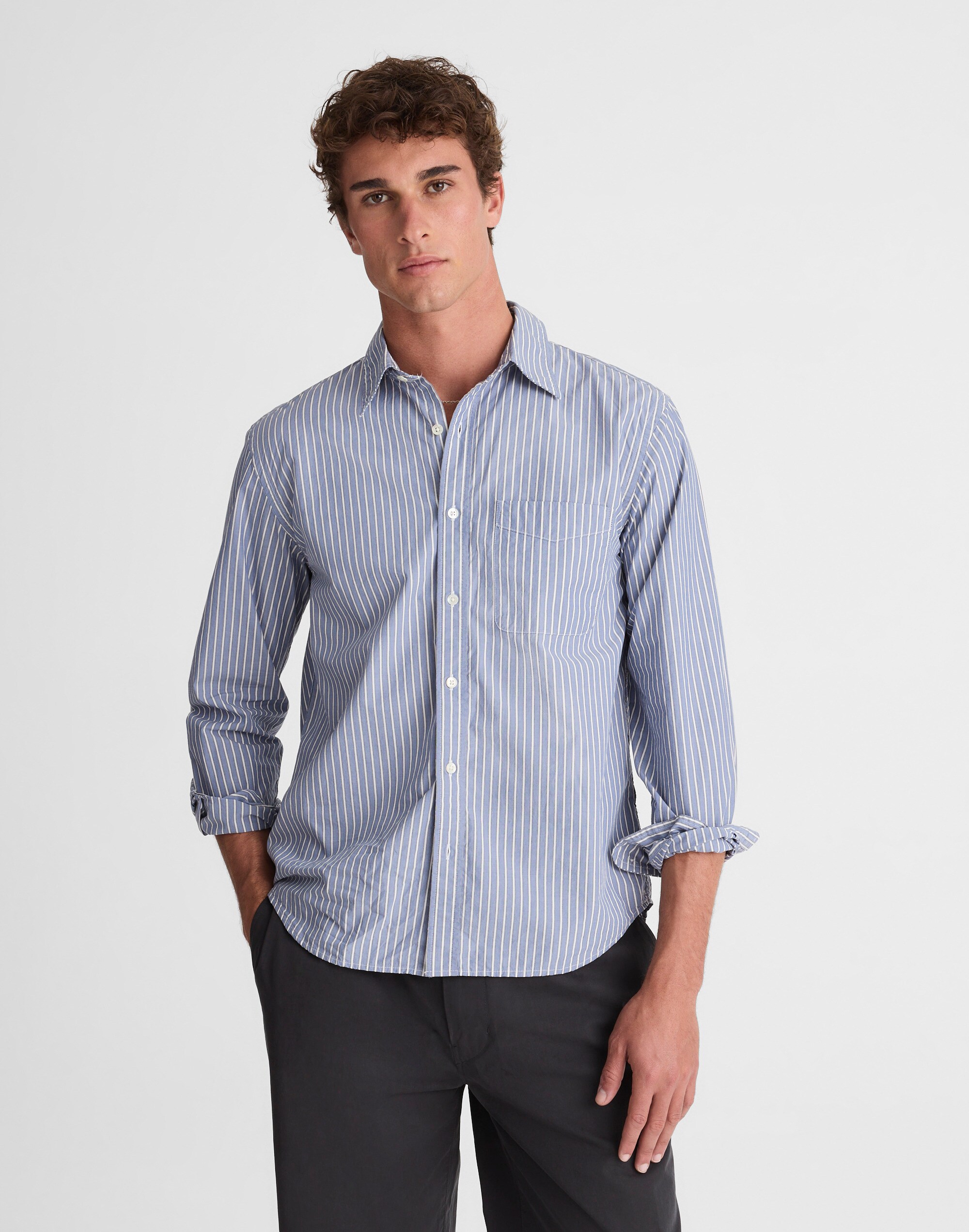Button-Up Shirt in Crisp Poplin