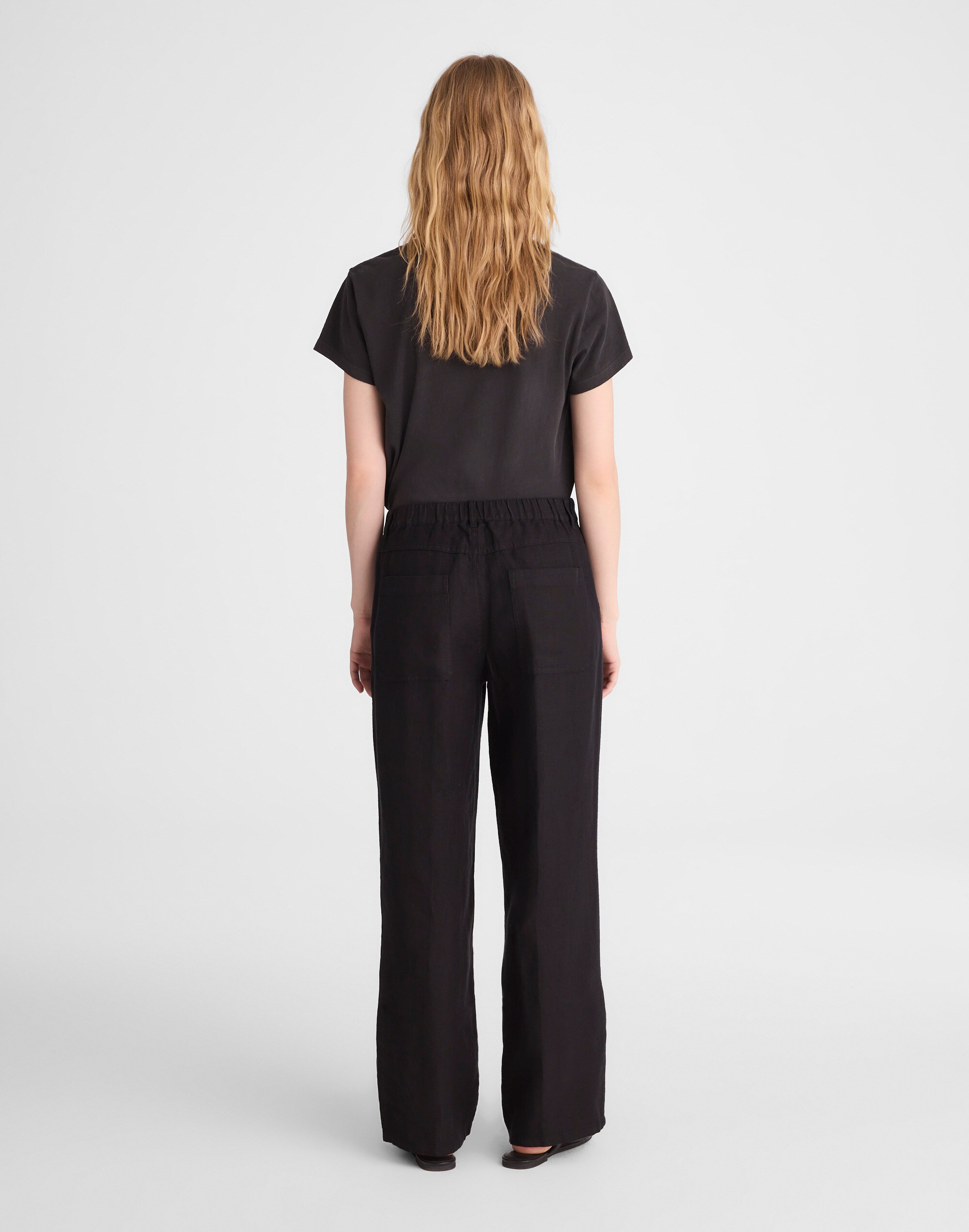 The Zoe Relaxed Straight Pant in 100% Linen