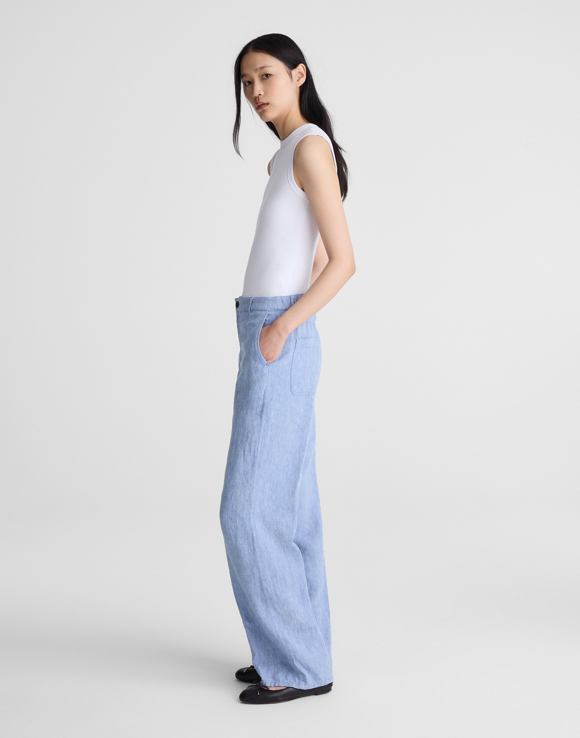 The Zoe Relaxed Straight Pant in 100% Linen