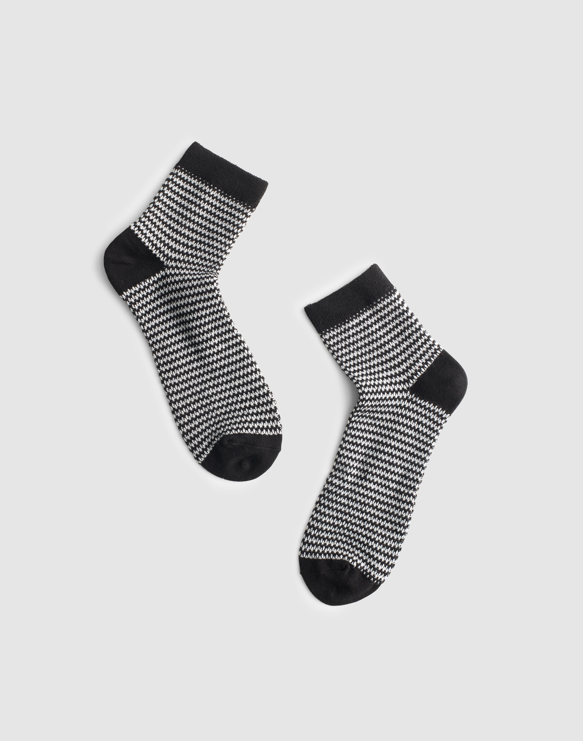 Textured-Knit Ankle Socks