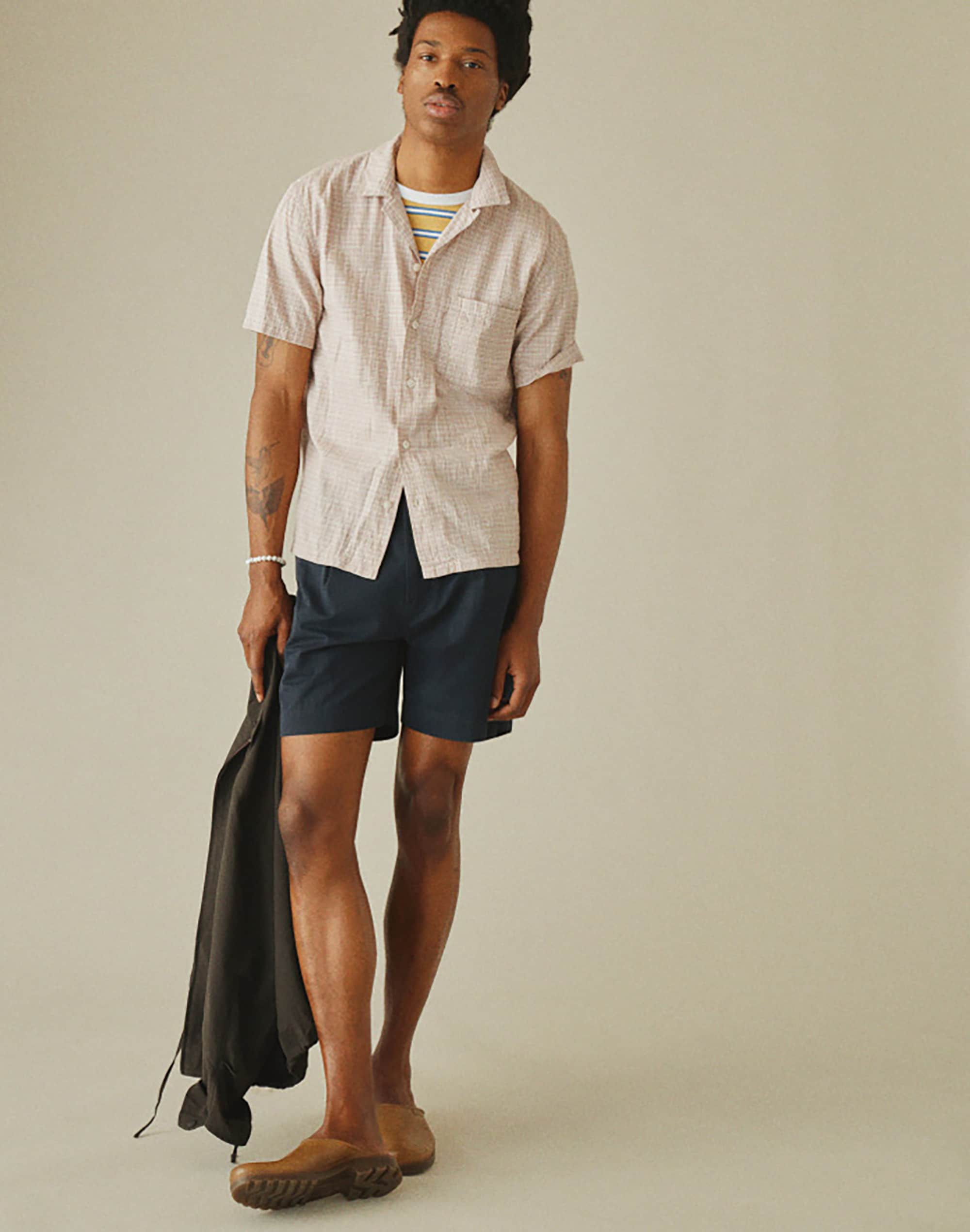 Short-Sleeve Camp Shirt in Crinkled Cotton Blend