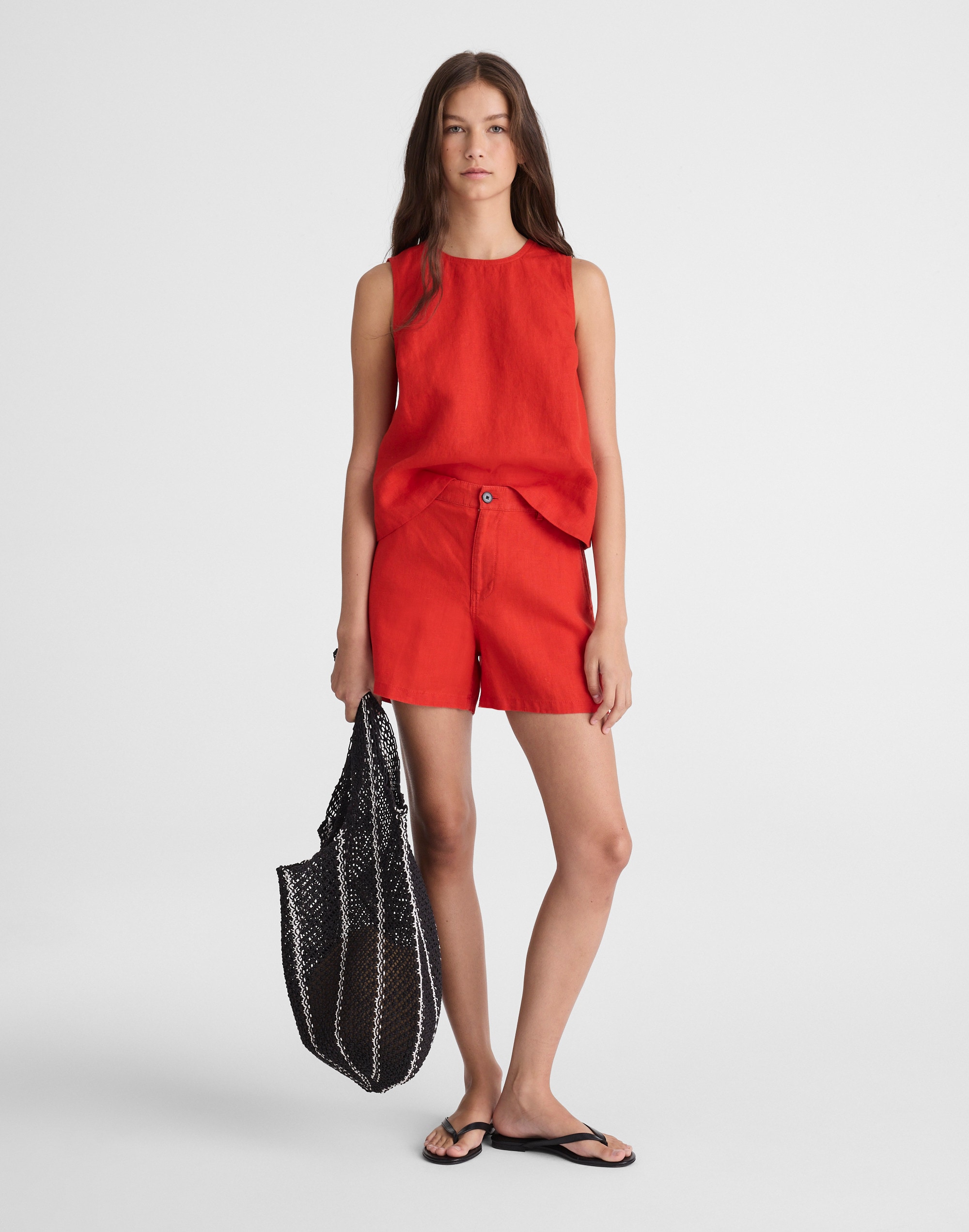 the zoe short in 100% linen