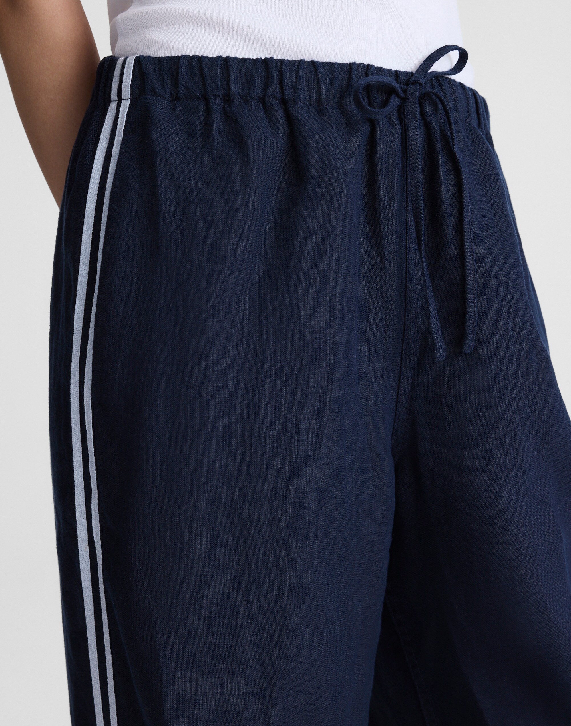 Pull-On Pants in 100% Linen