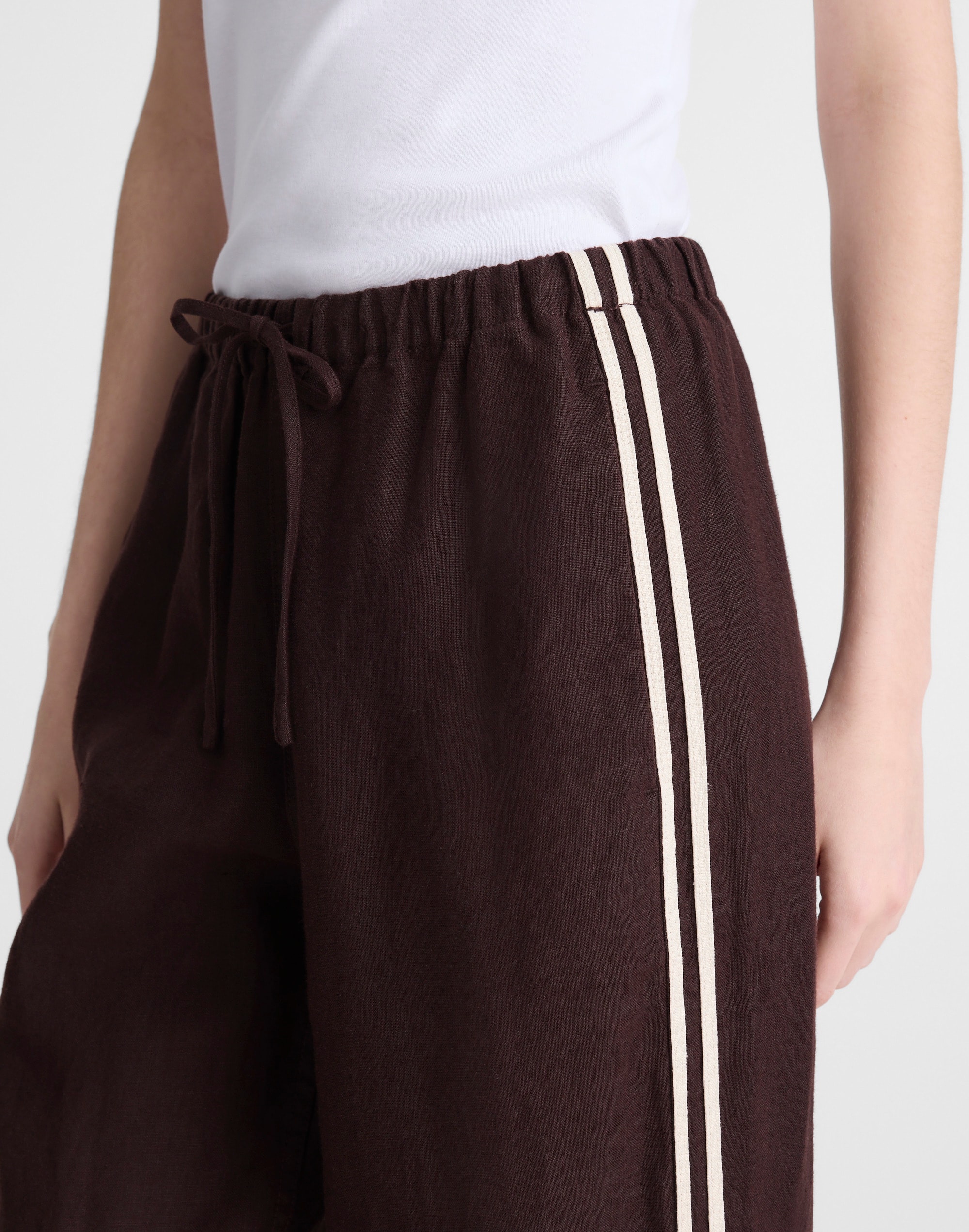 Short Pull-On Pants in 100% Linen