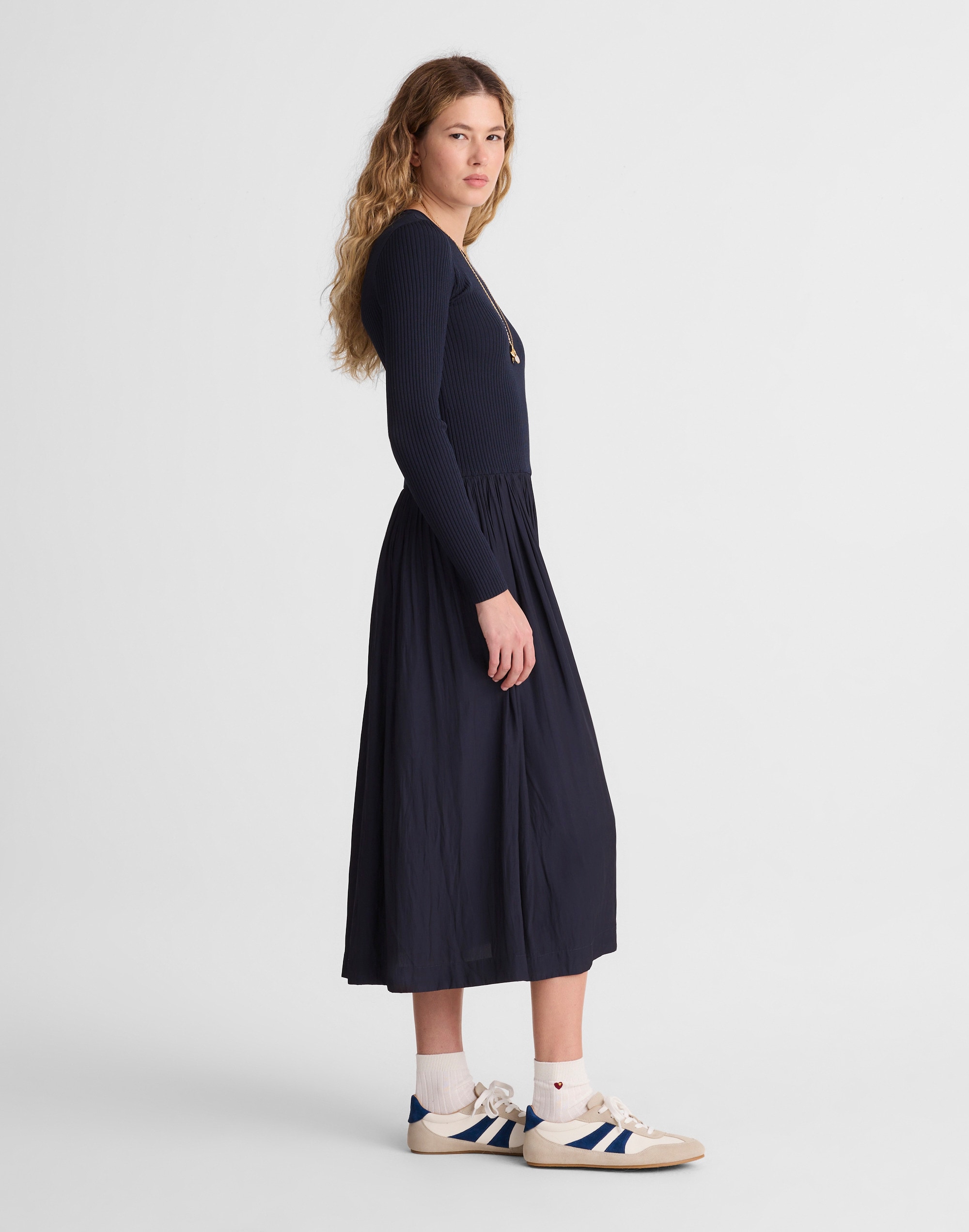 Ribbed Scoopneck Midi Dress