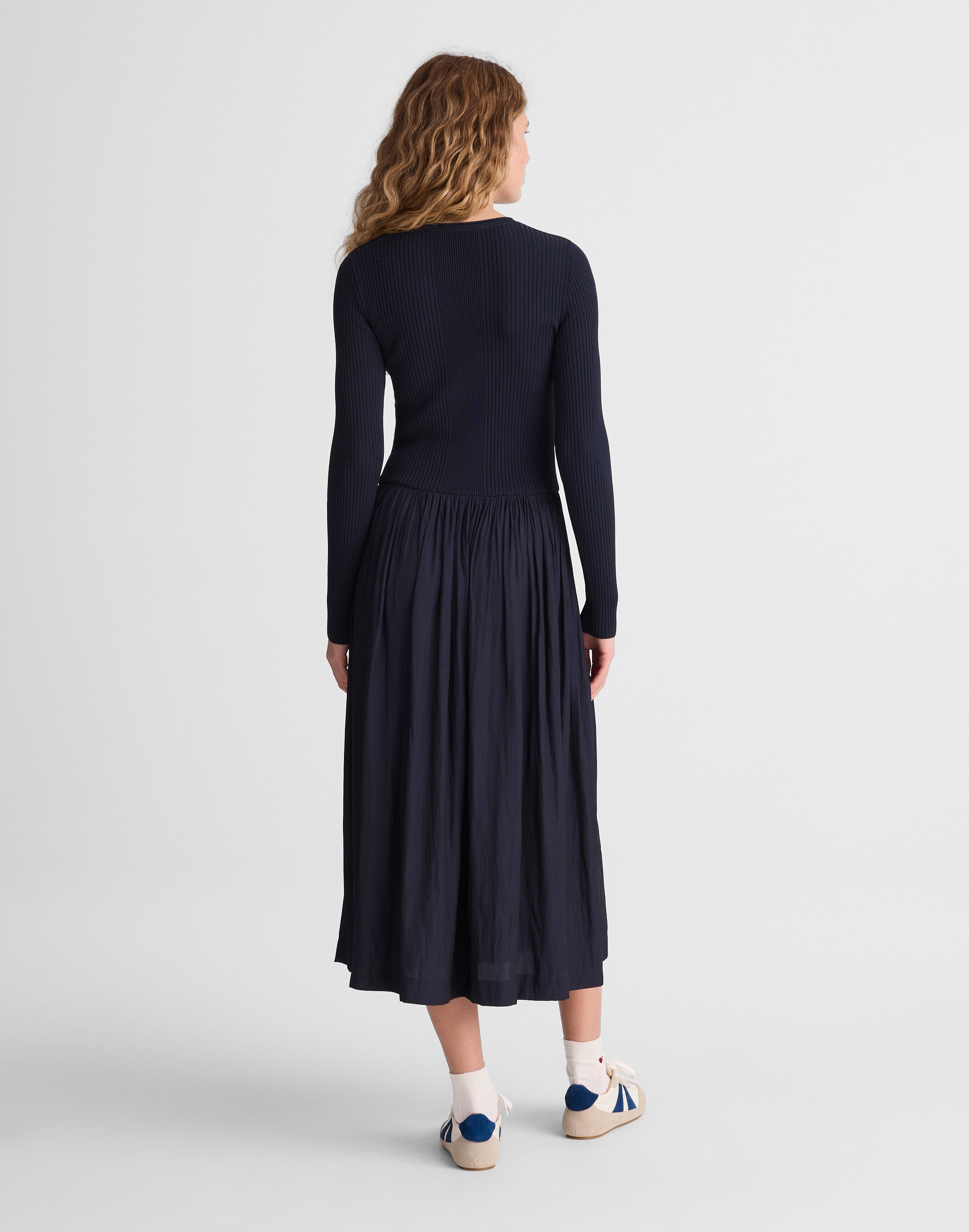 Ribbed Scoopneck Midi Dress