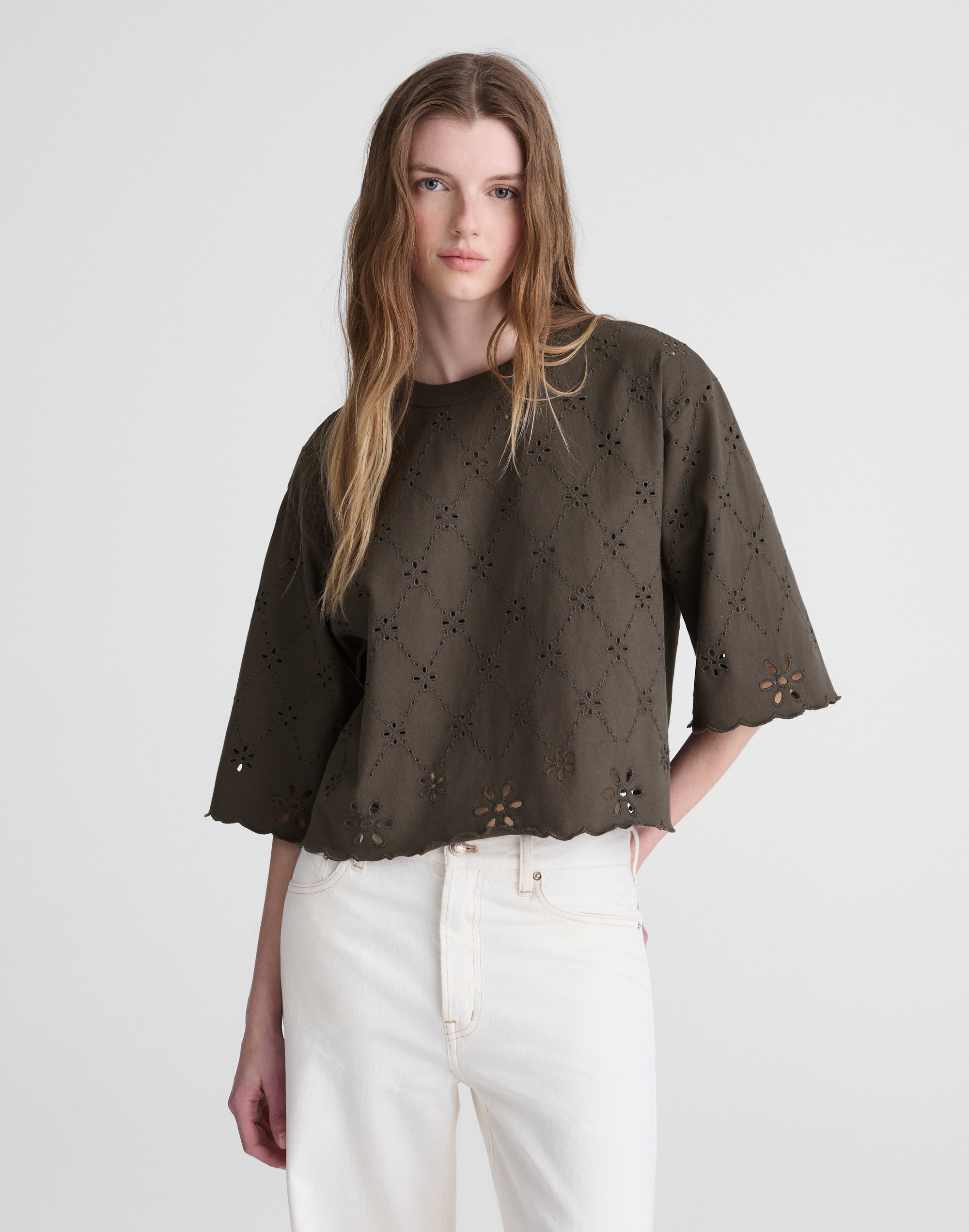 the embroidered boxy crop tee in allday jersey