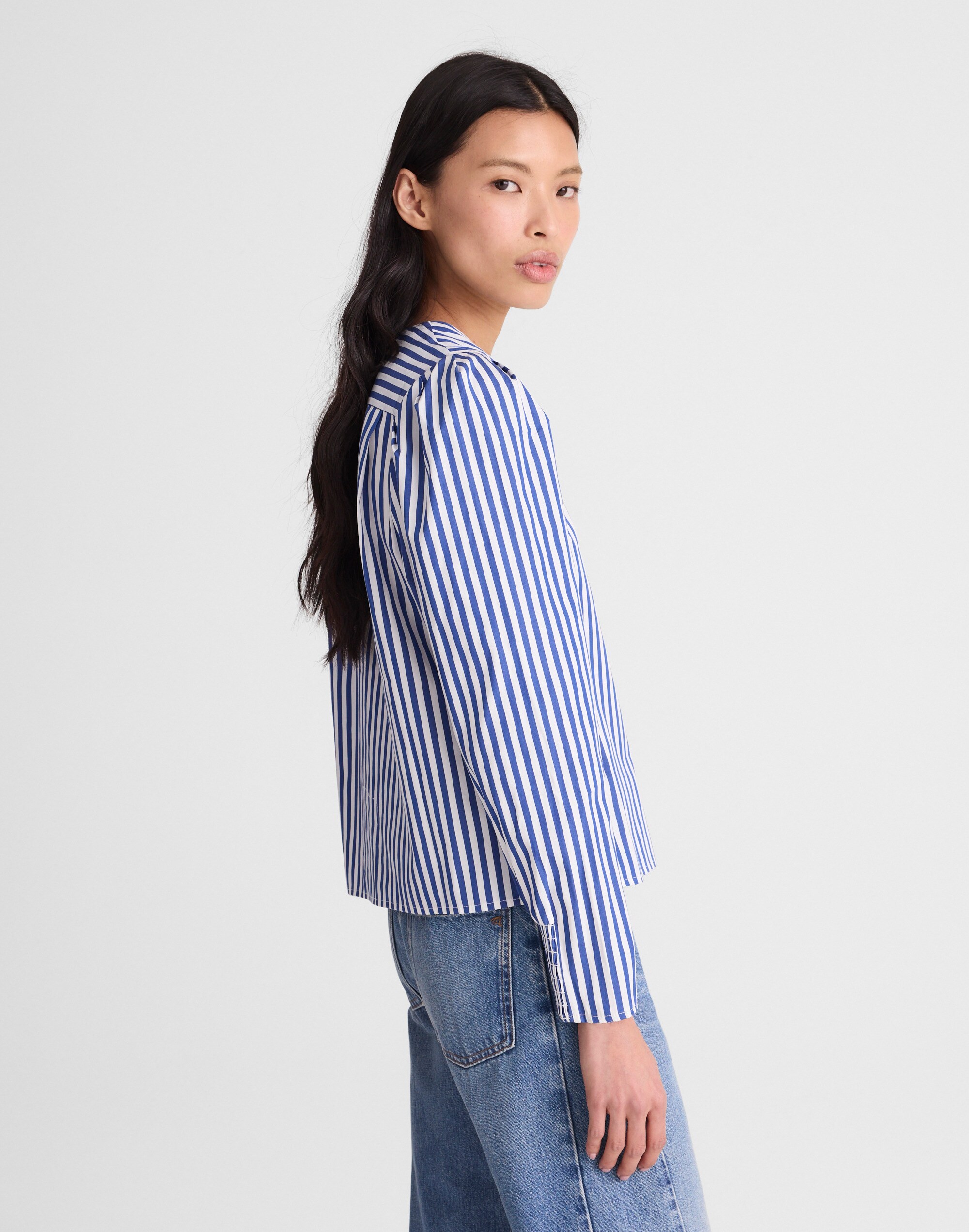Stacked-Button V-Neck Shirt in Poplin