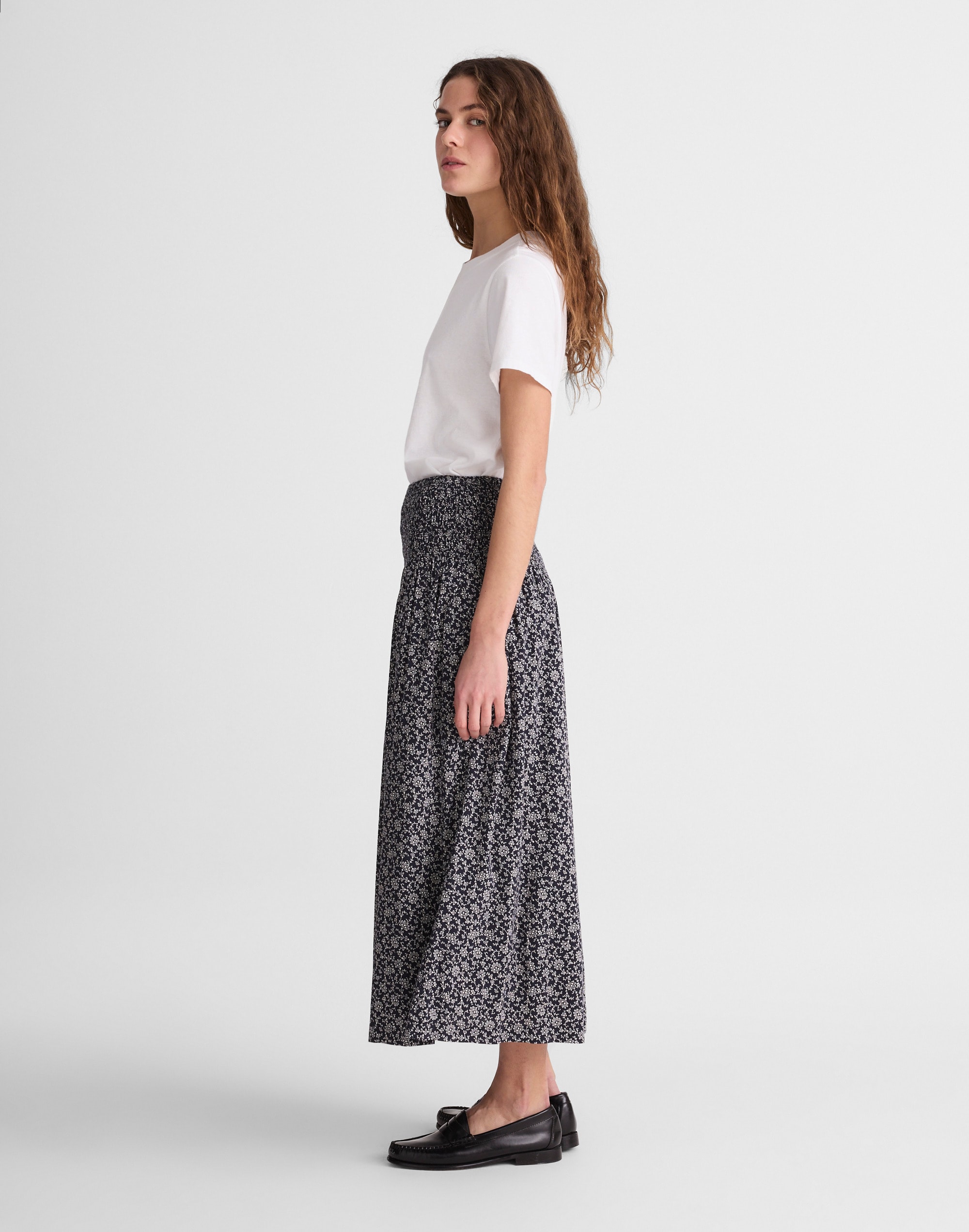 Smocked-Waist Midi Skirt in Floral Print