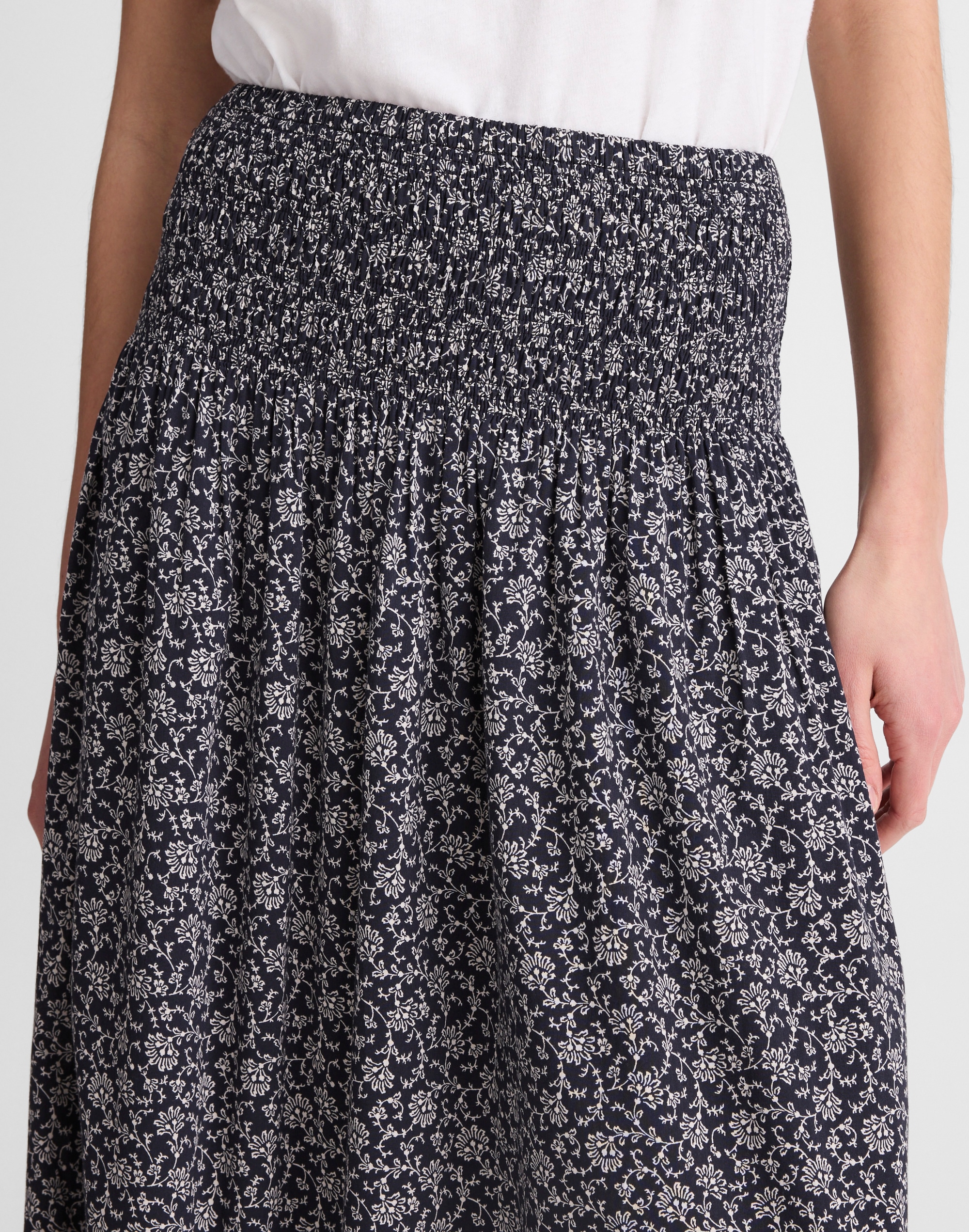 Smocked-Waist Midi Skirt in Floral Print