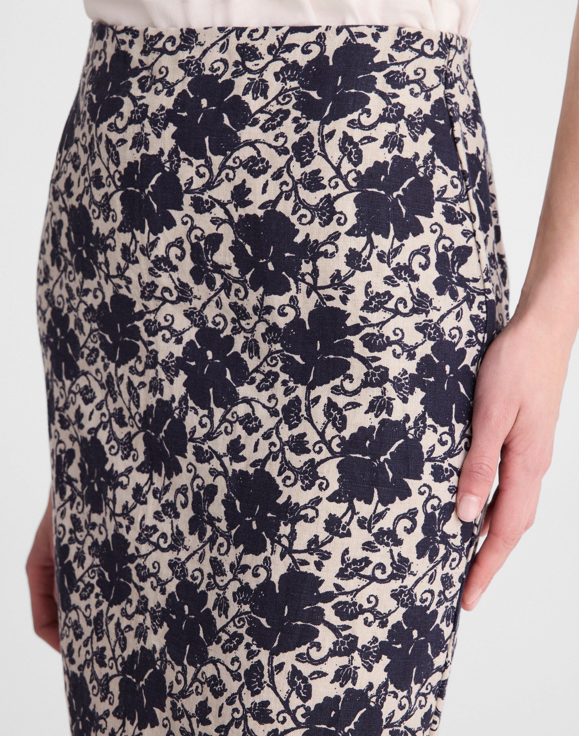 Pull-On Midi Skirt in Floral-Print Linen