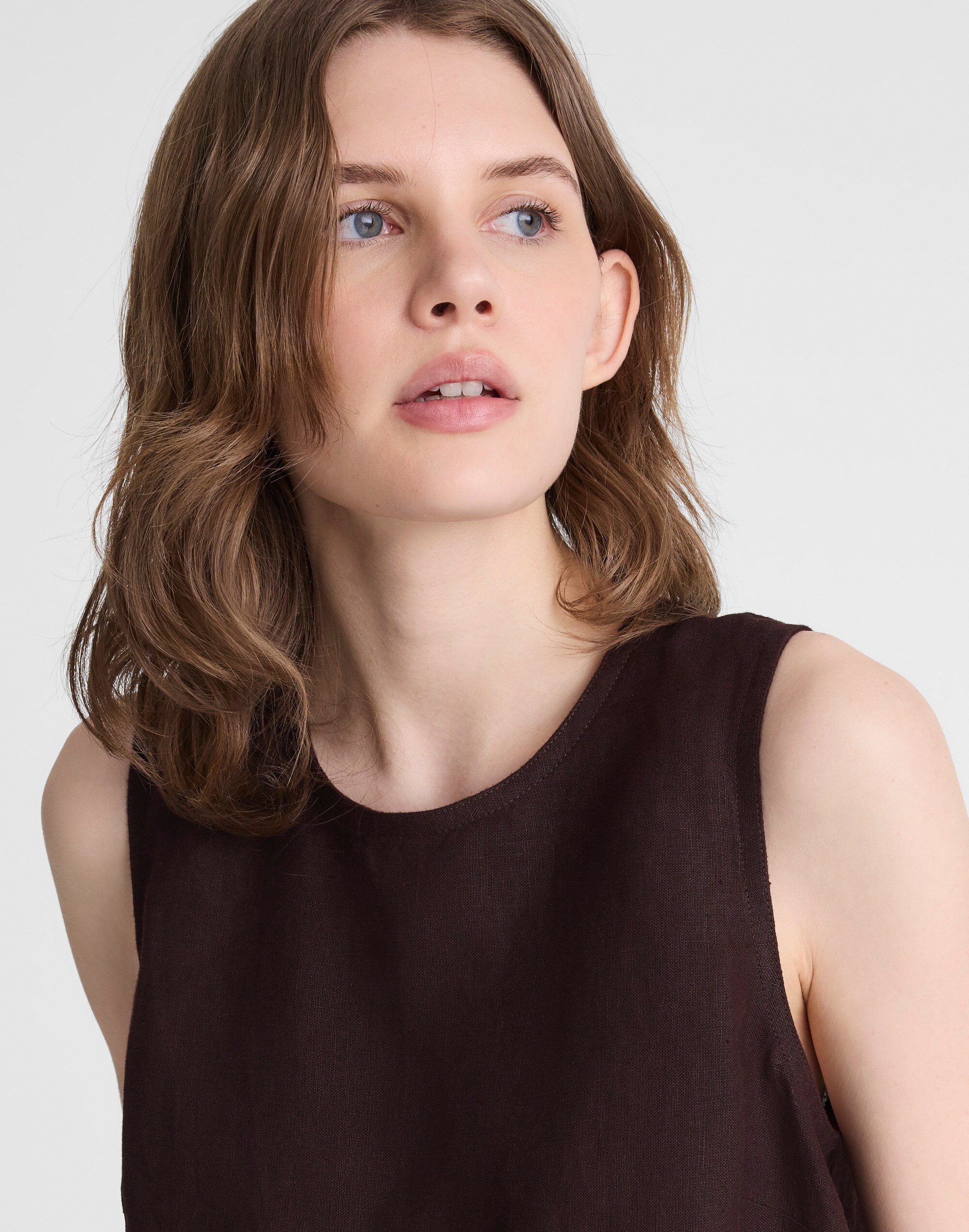 Lace-Trim Shell Top in 100% Linen