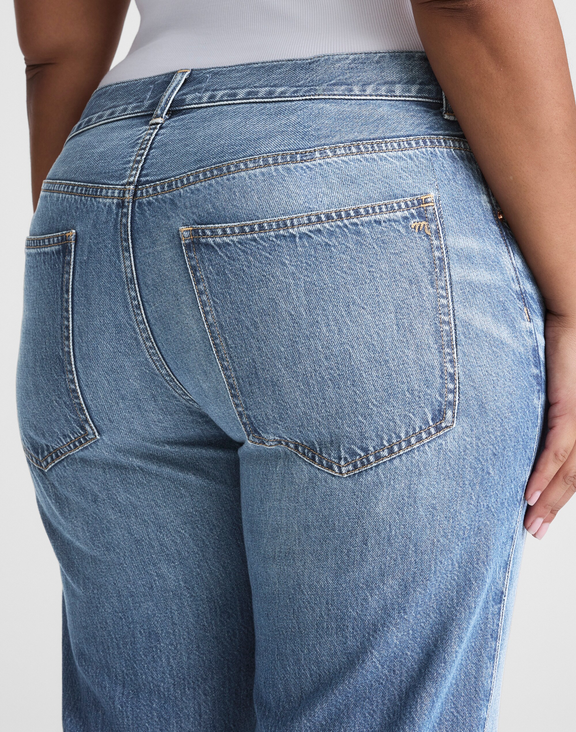 The Plus Curvy Dean Easy Straight Jean in Airy Denim