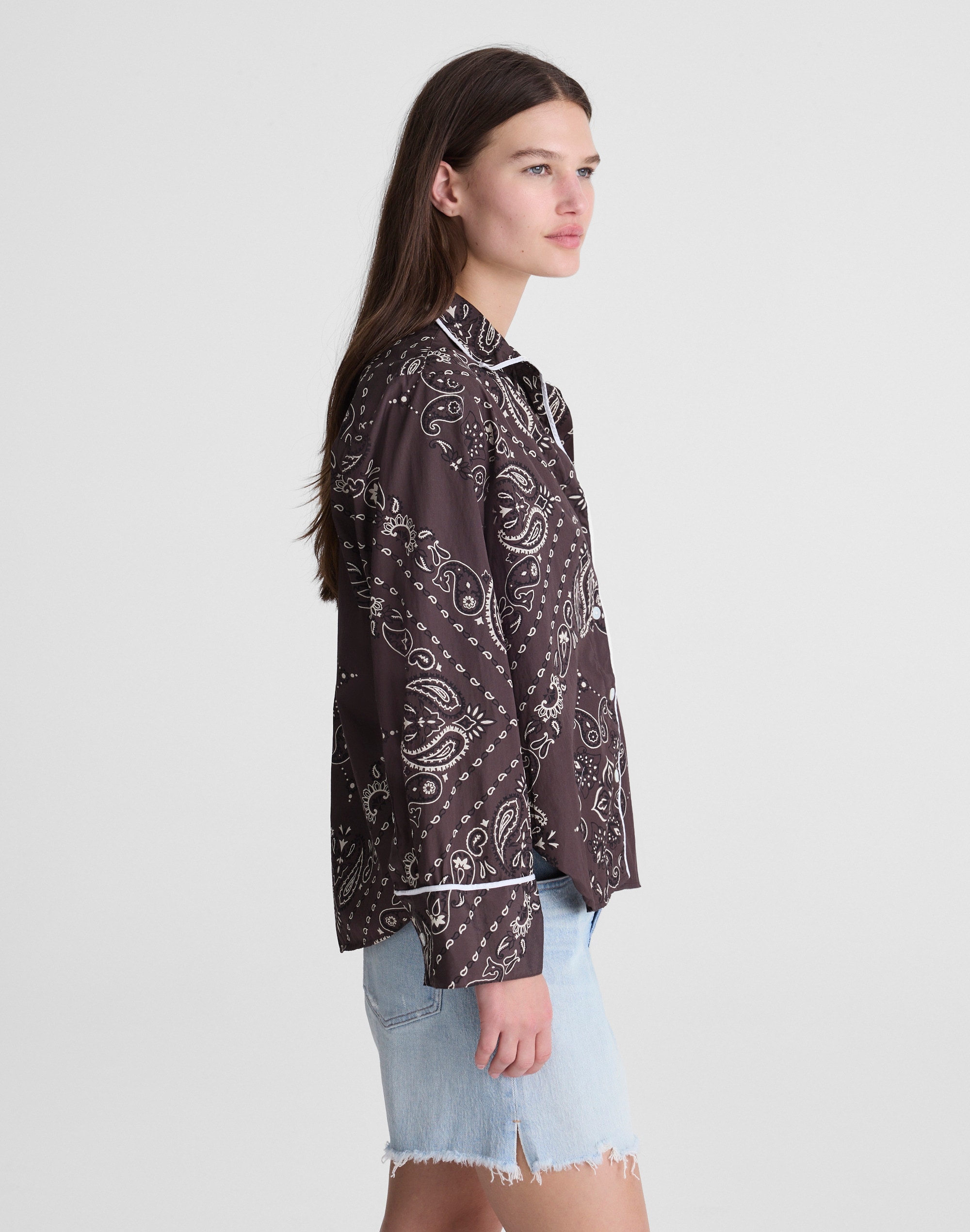 The Signature Y-Neck Shirt in Poplin