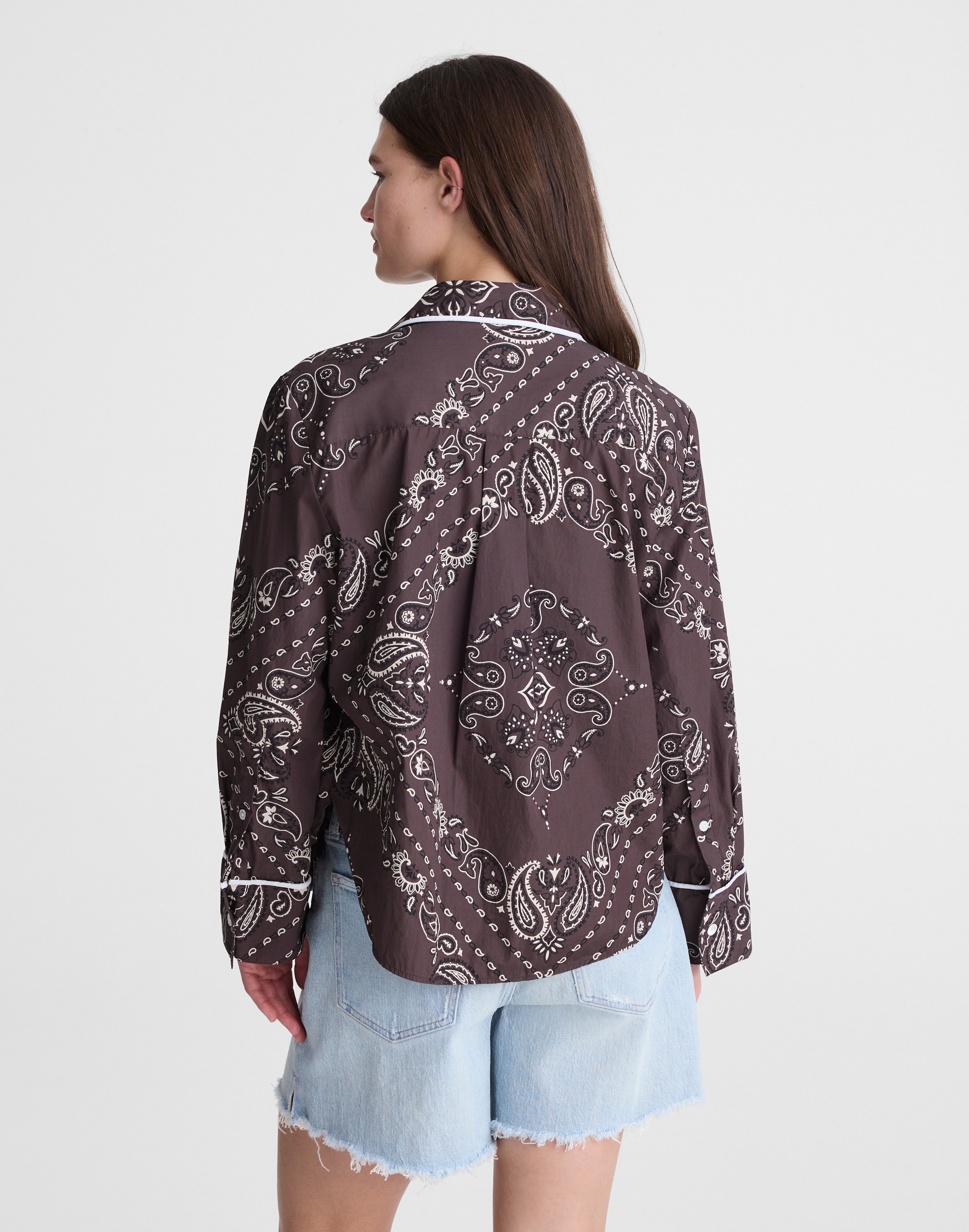 The Signature Y-Neck Shirt in Poplin