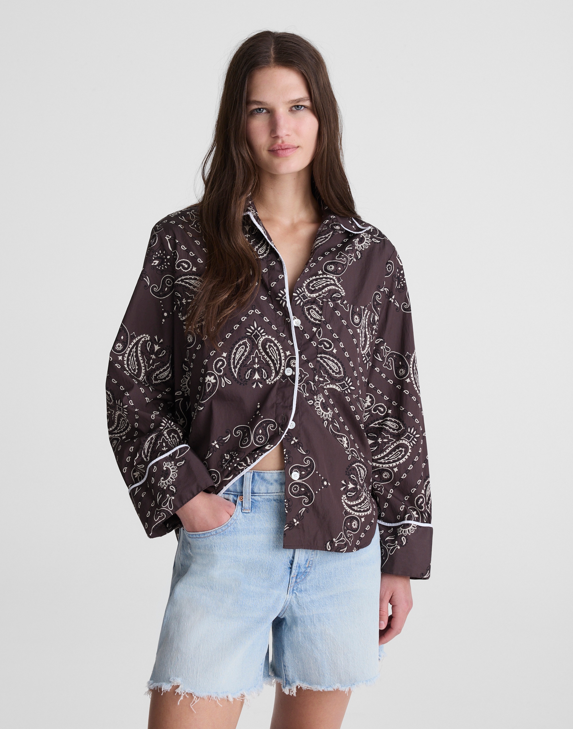 The Signature Y-Neck Shirt in Poplin