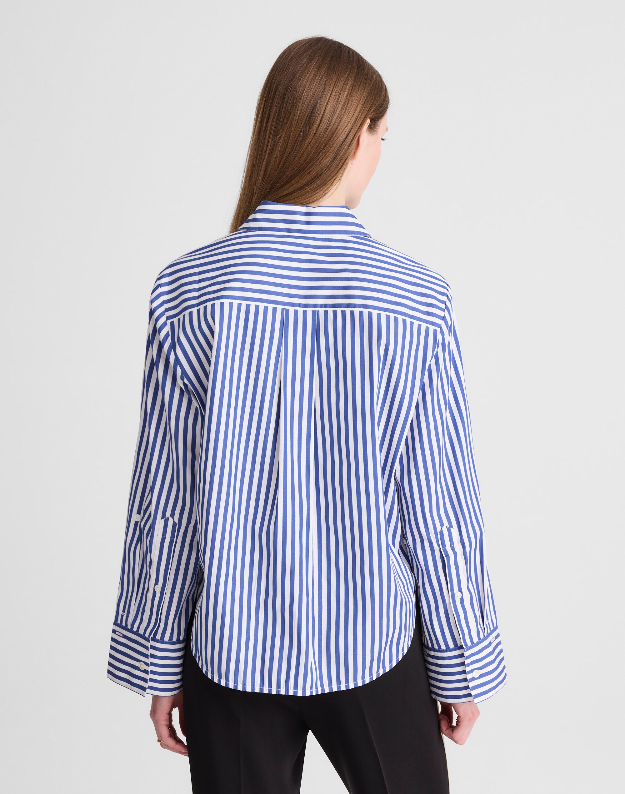 The Signature Y-Neck Shirt in Poplin