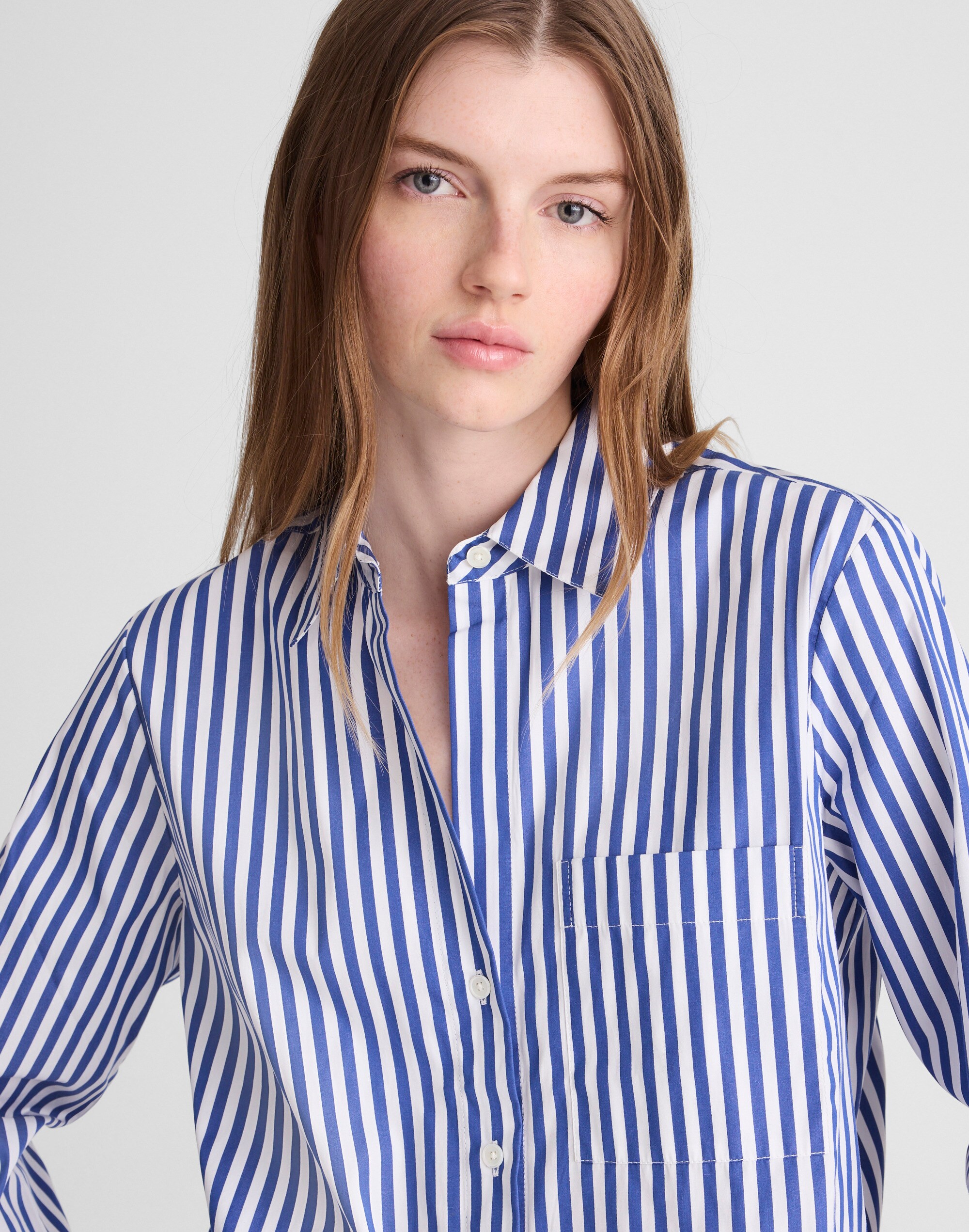 The Signature Y-Neck Shirt in Poplin