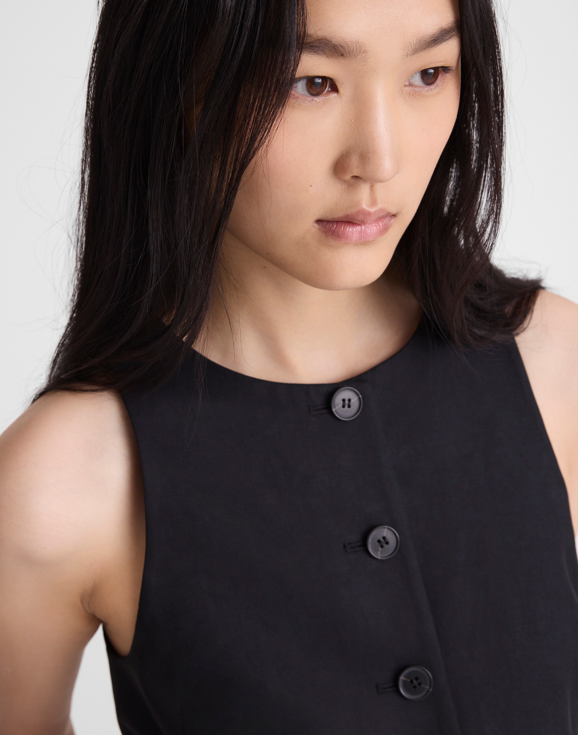 Crewneck Cutaway Vest in Drapey Twill