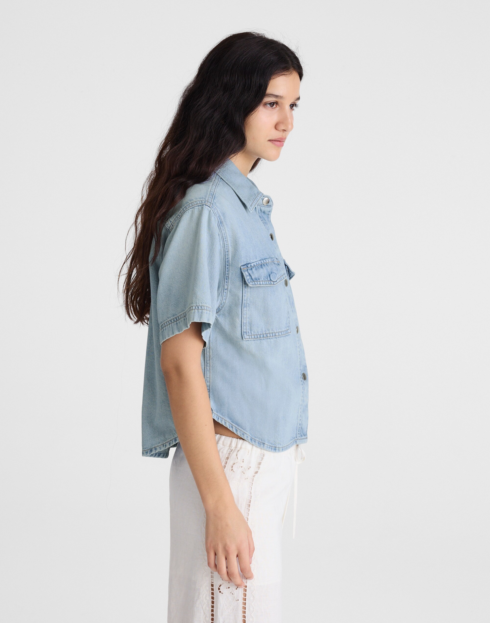 Airy Denim Utility-Pocket Shirt in Foster Wash