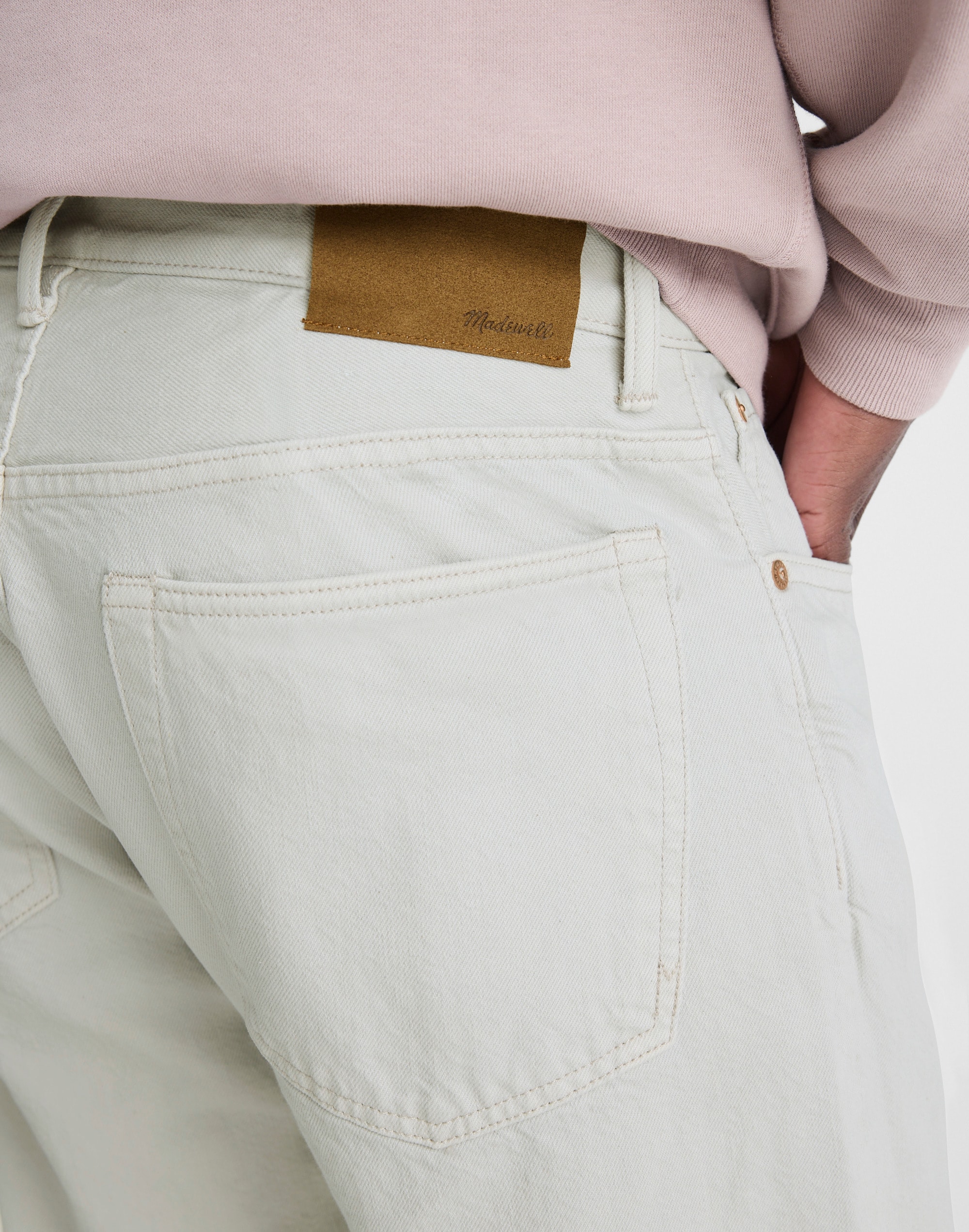 Relaxed Taper Jeans in Summerweight Denim
