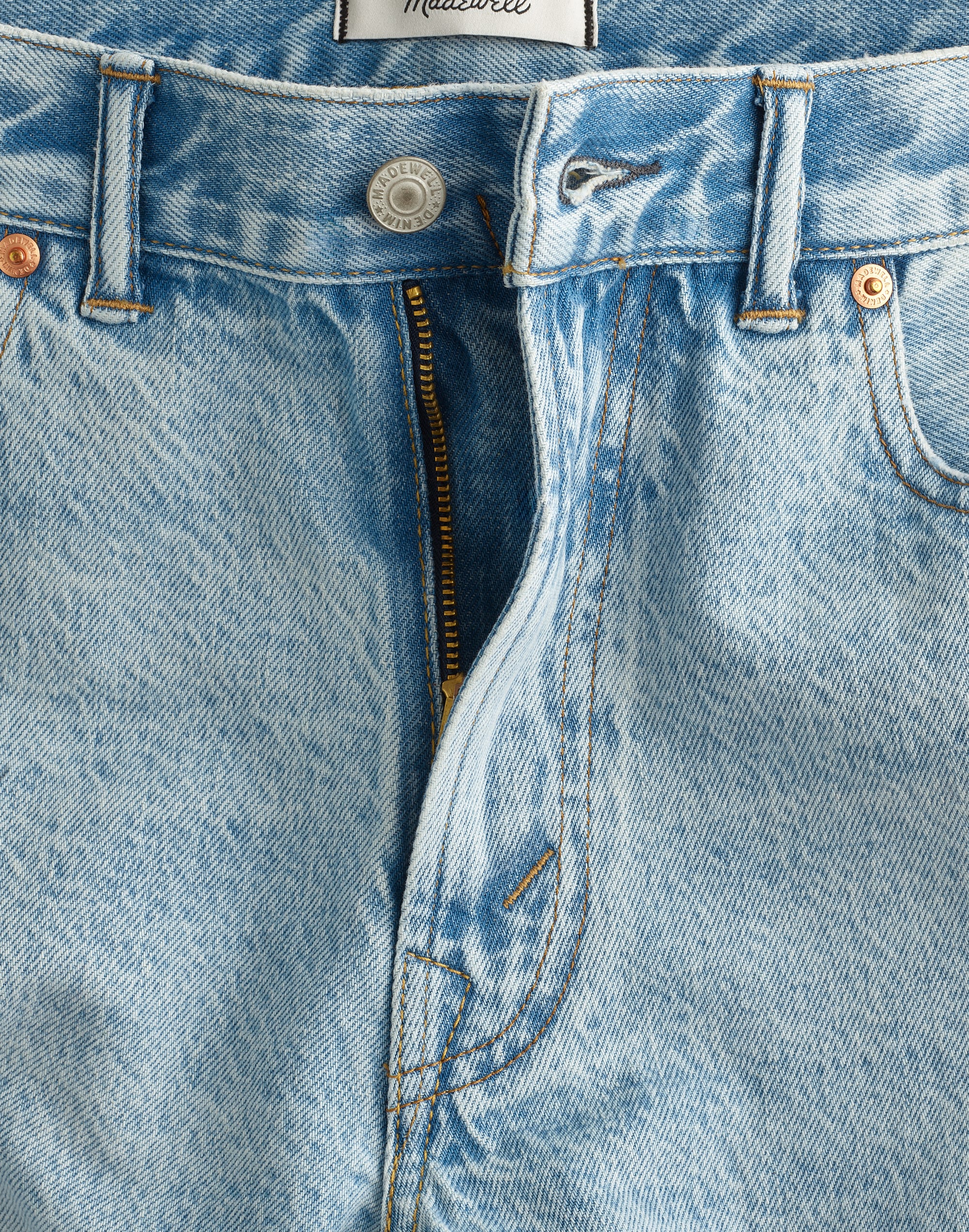 Relaxed Taper Jeans in Summerweight Denim