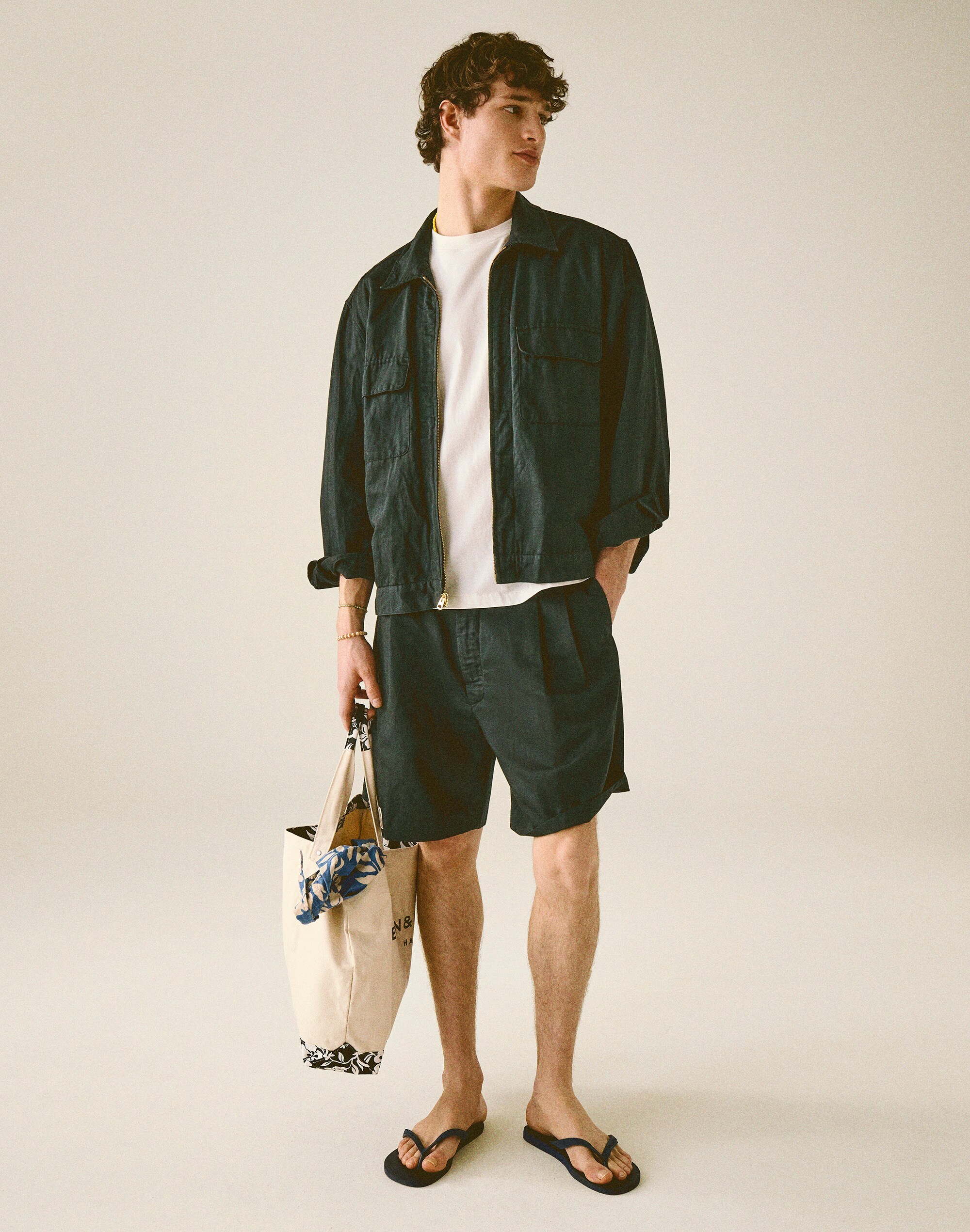 Double-Pleated Shorts in Meridian Linen Blend