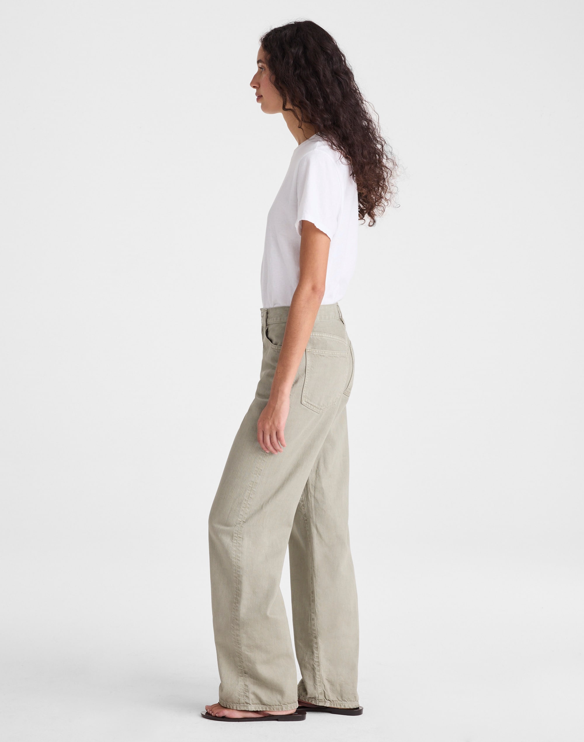 The Perfect Vintage Wide-Leg Jean in Airy Denim