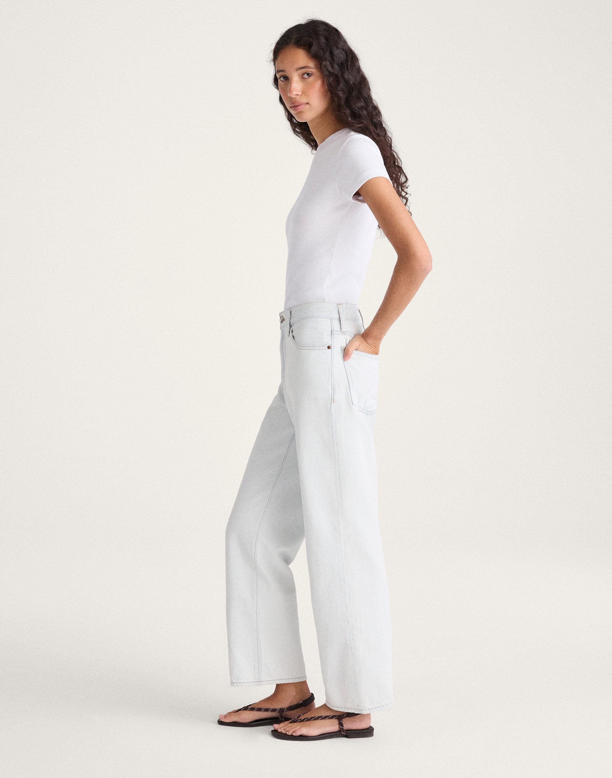 The Perfect Vintage Wide-Leg Crop Jean in Airy Denim