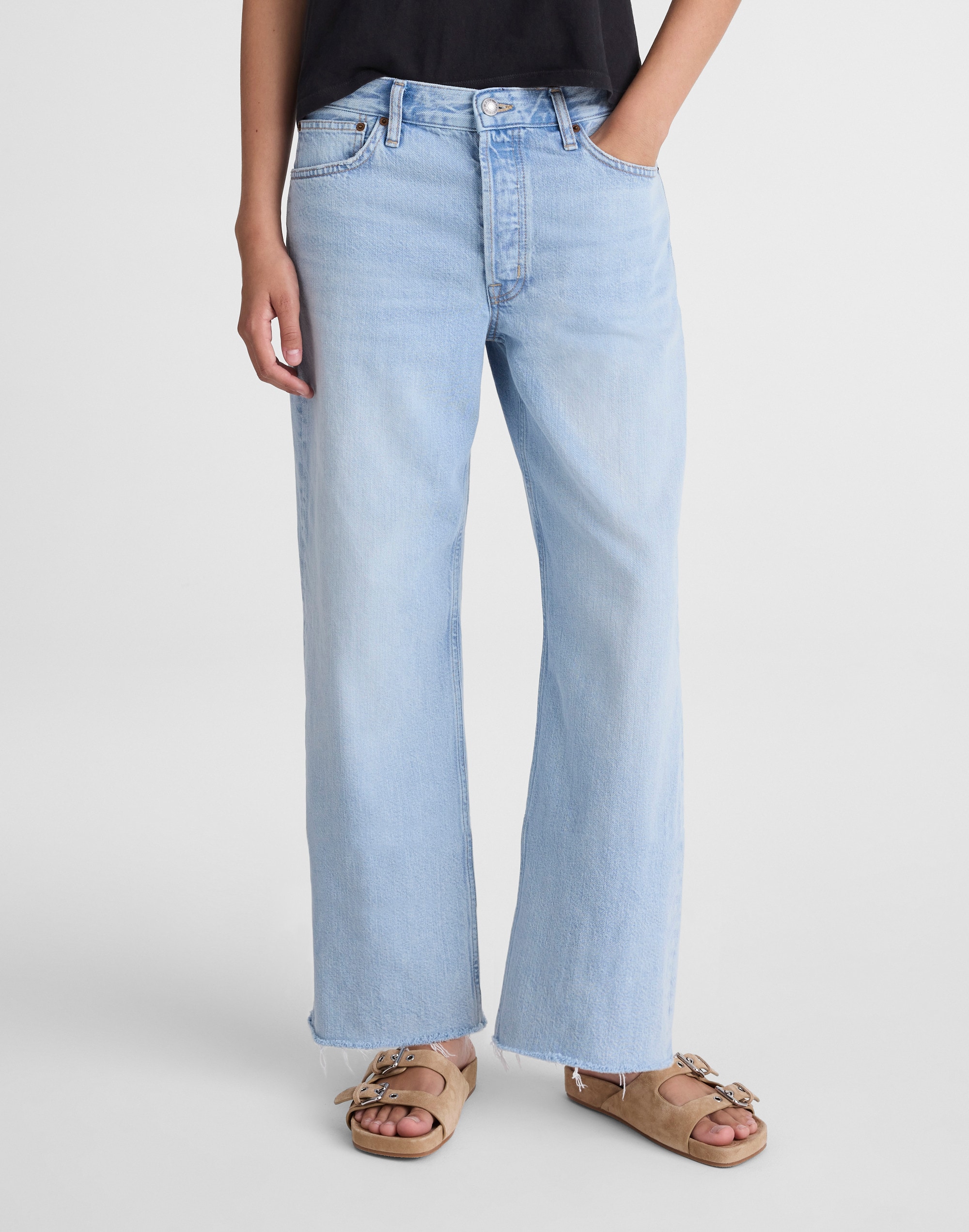 Low-Slung Baggy Crop Jeans in Foster Wash