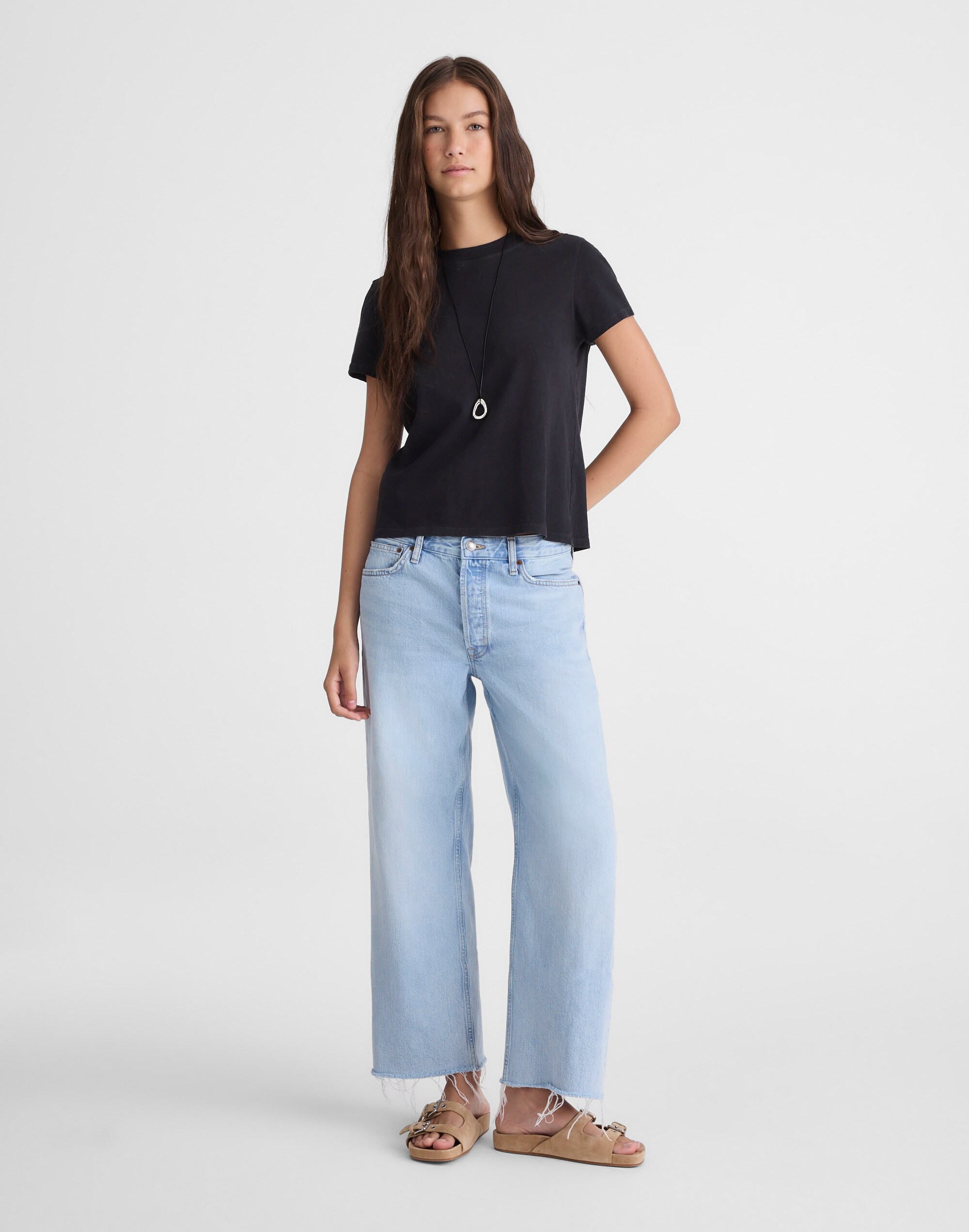Low-Slung Baggy Crop Jeans in Foster Wash