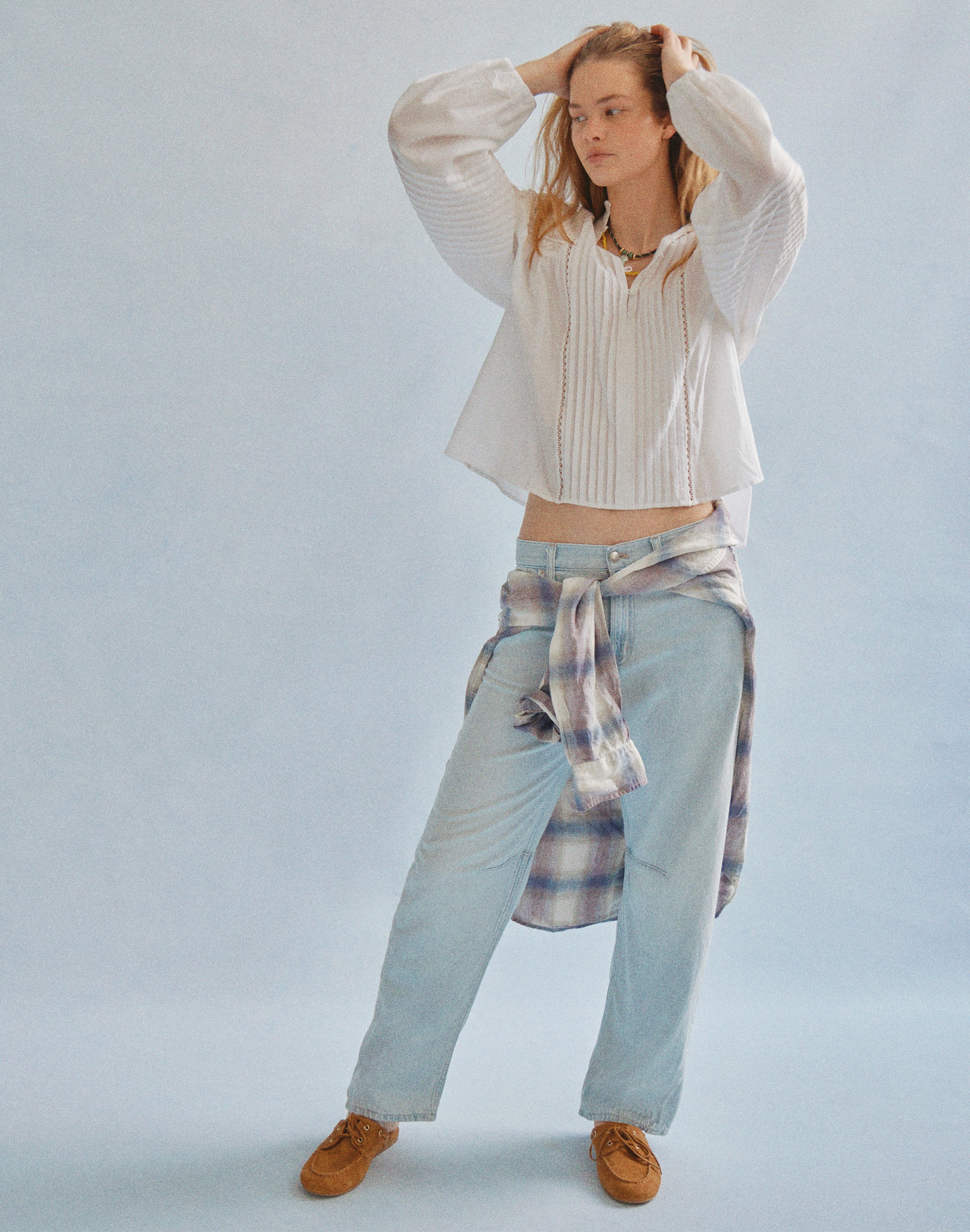 The Darted Barrel-Leg Jean in Airy Denim