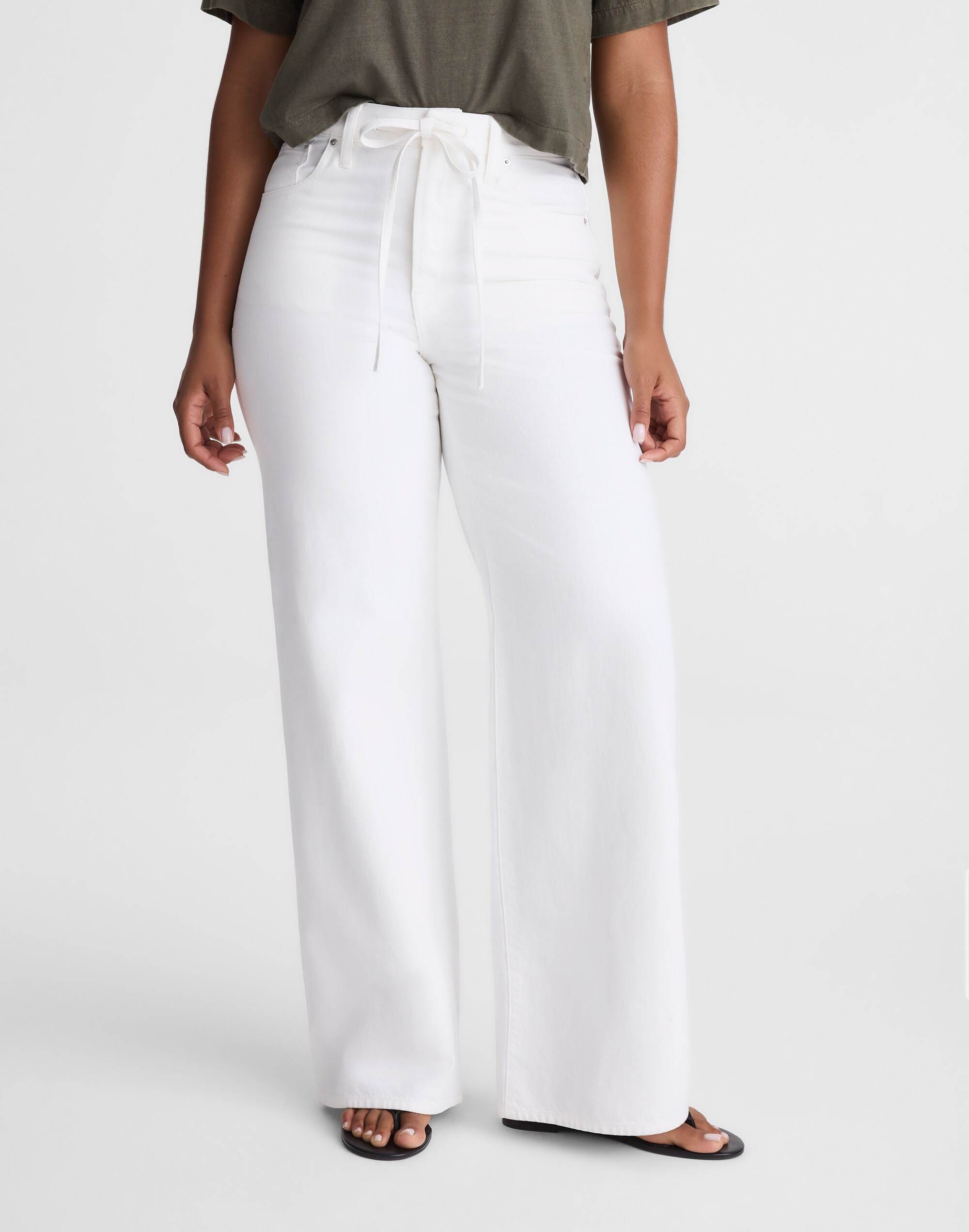 The Curvy Ultimate Wide-Leg Jean in Airy Denim