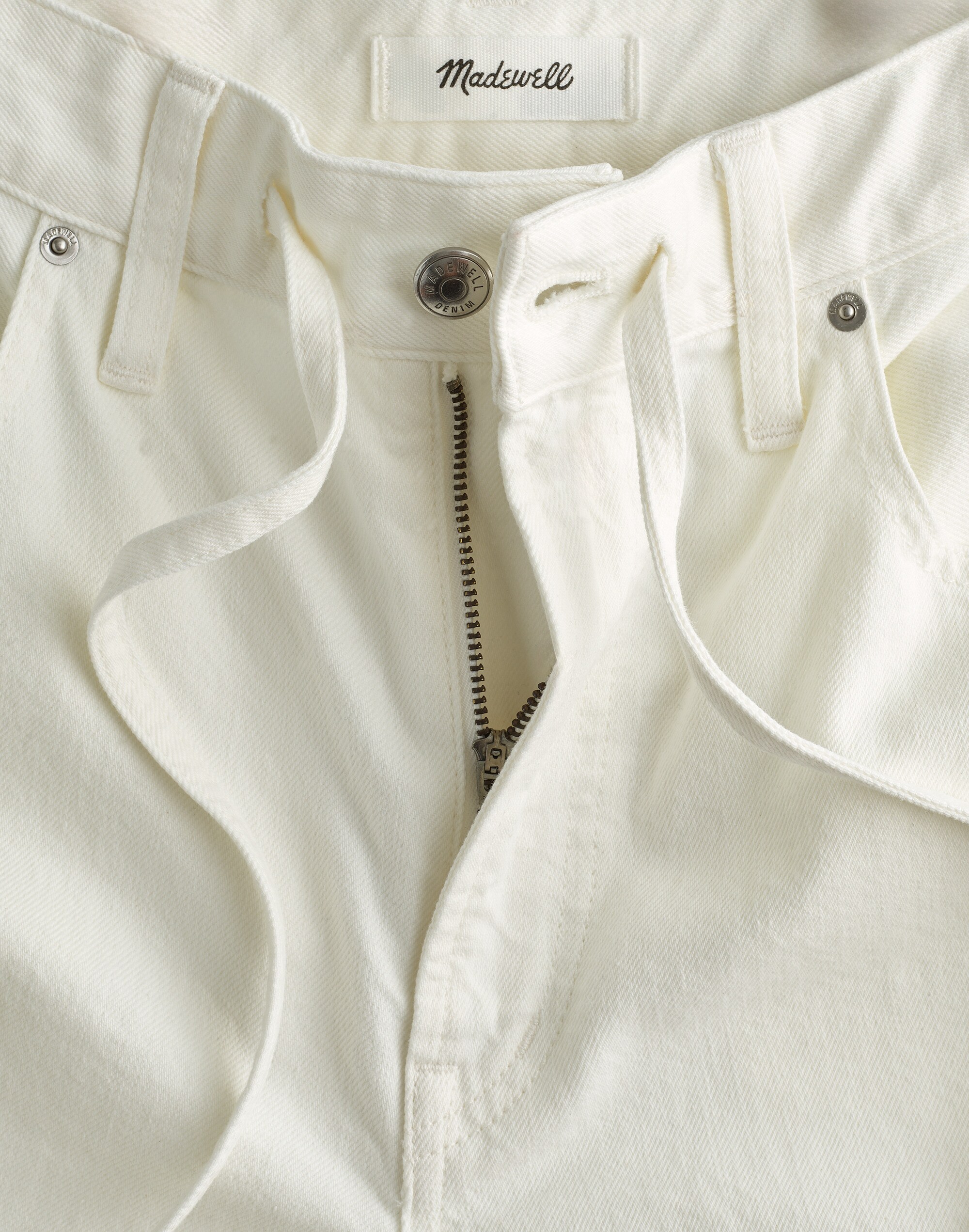 The Curvy Ultimate Wide-Leg Jean in Airy Denim