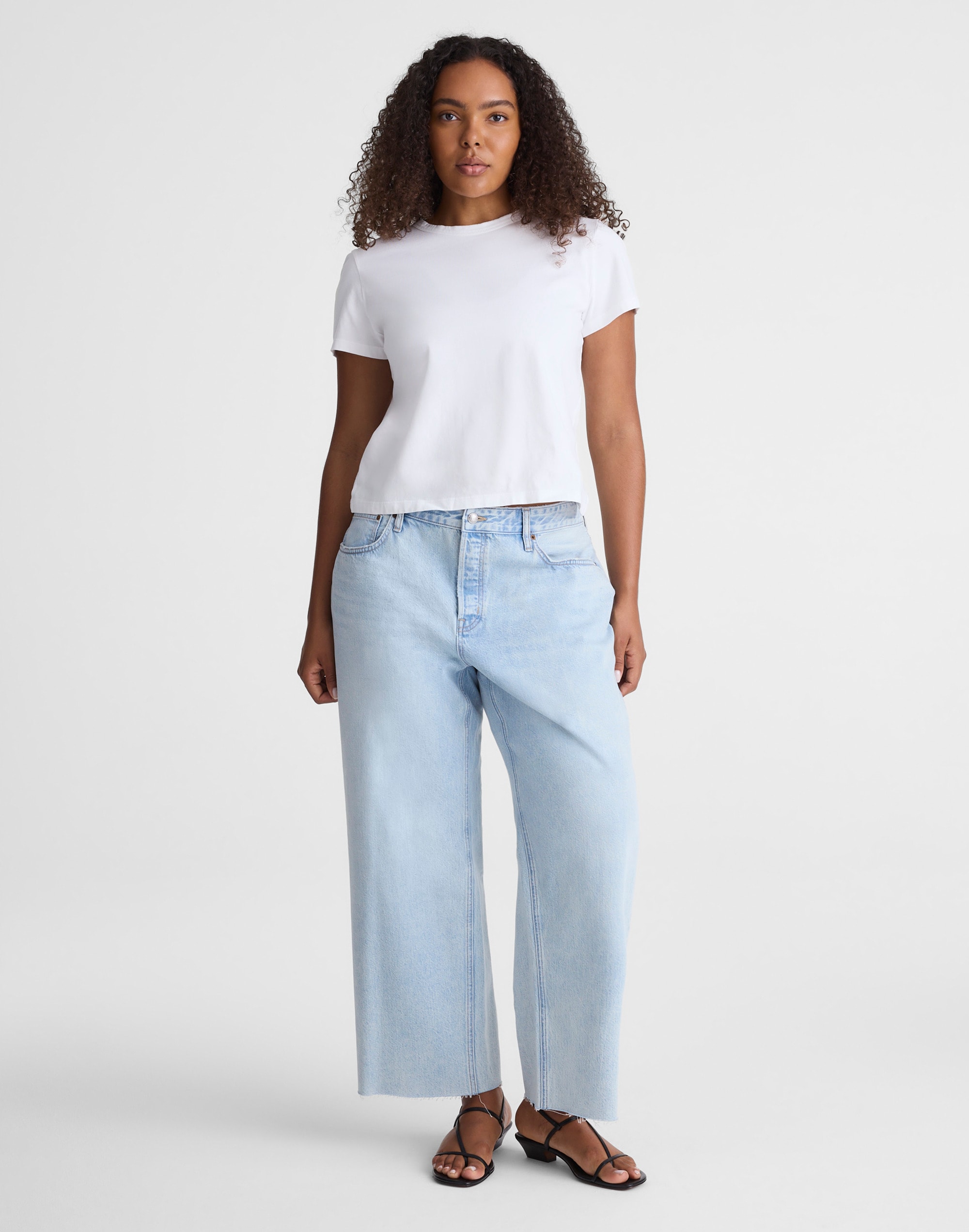 Curvy Low-Slung Baggy Crop Jeans in Foster Wash