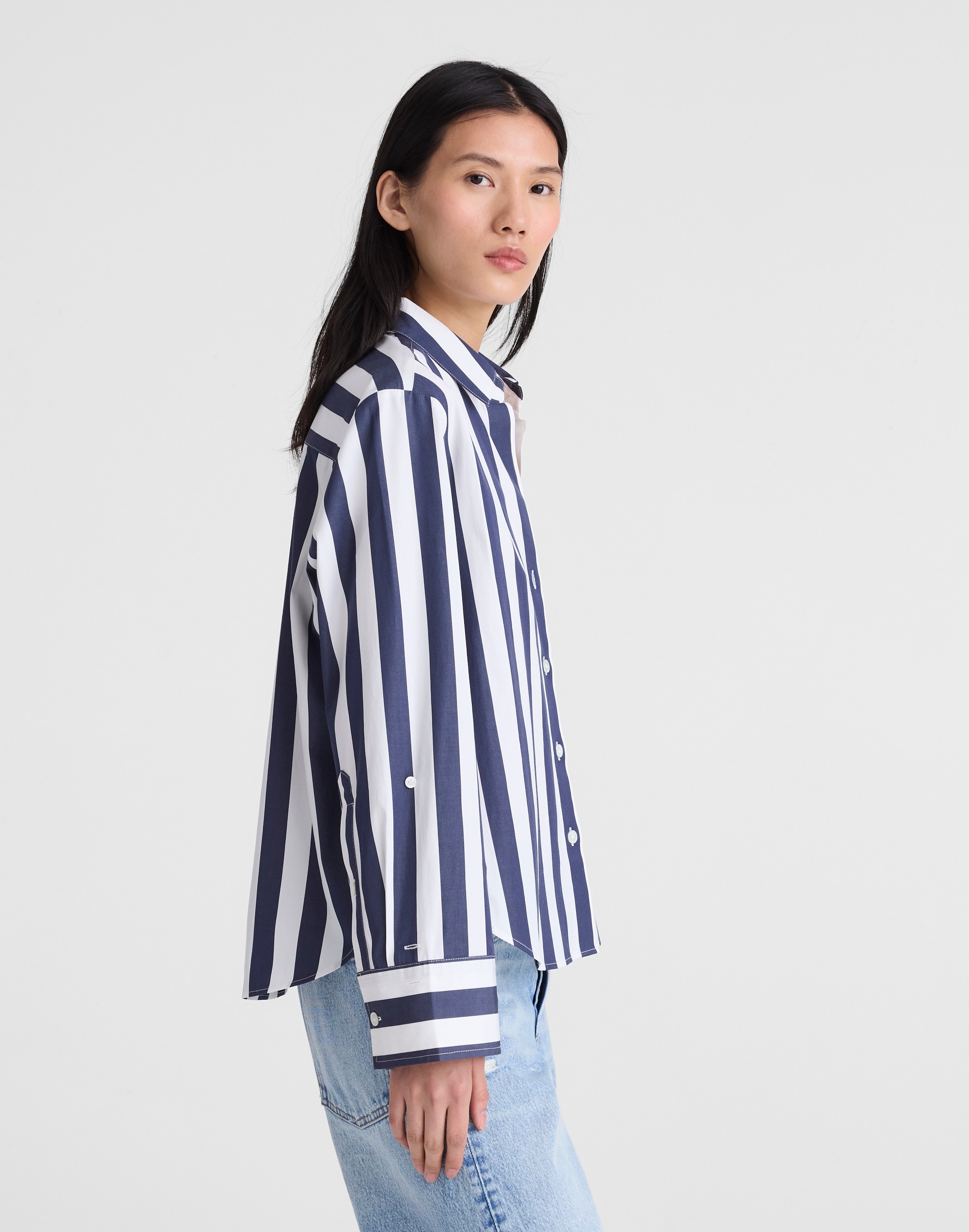 The Signature Y-Neck Shirt in Poplin