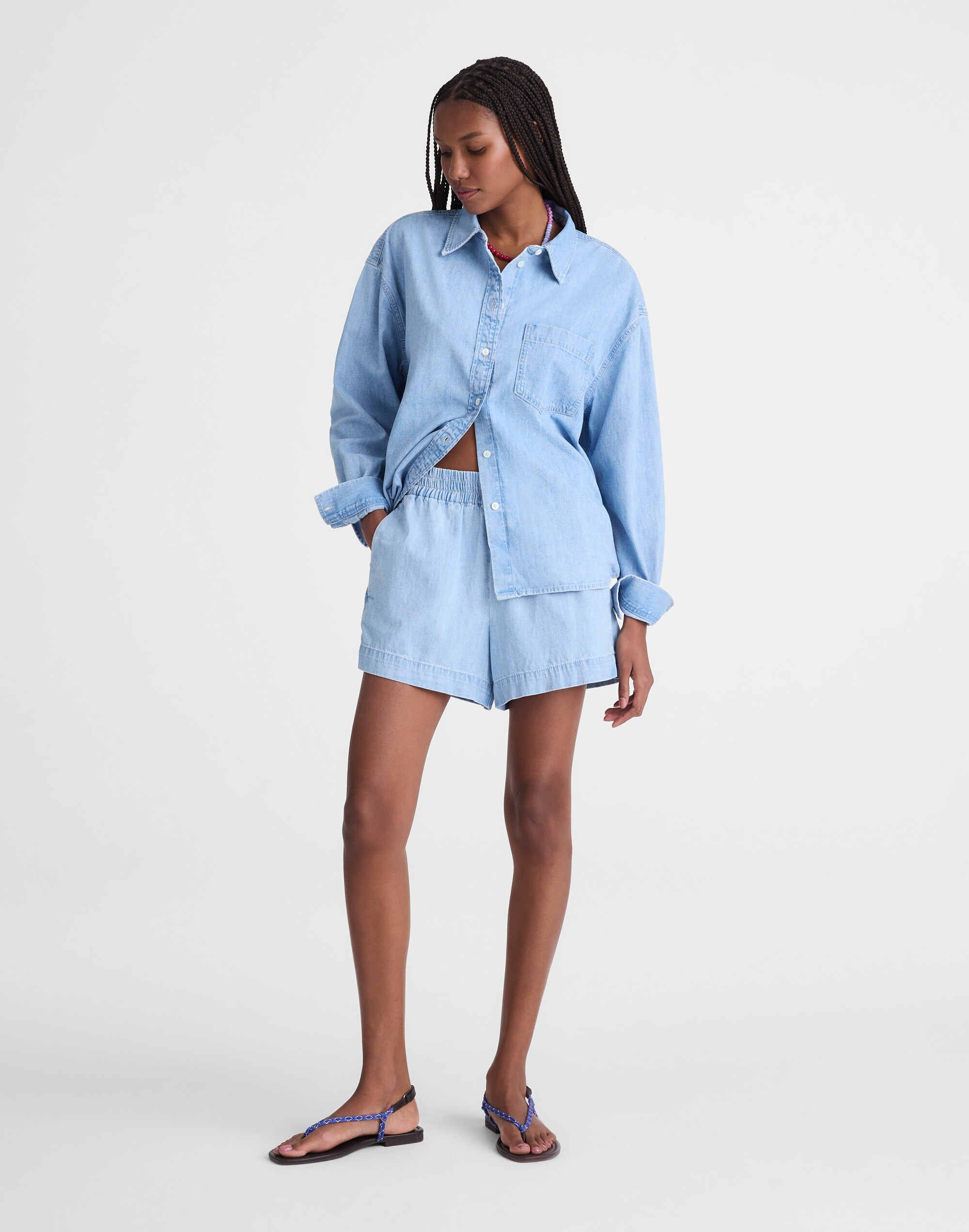 Pull-On Shorts in Denim Chambray