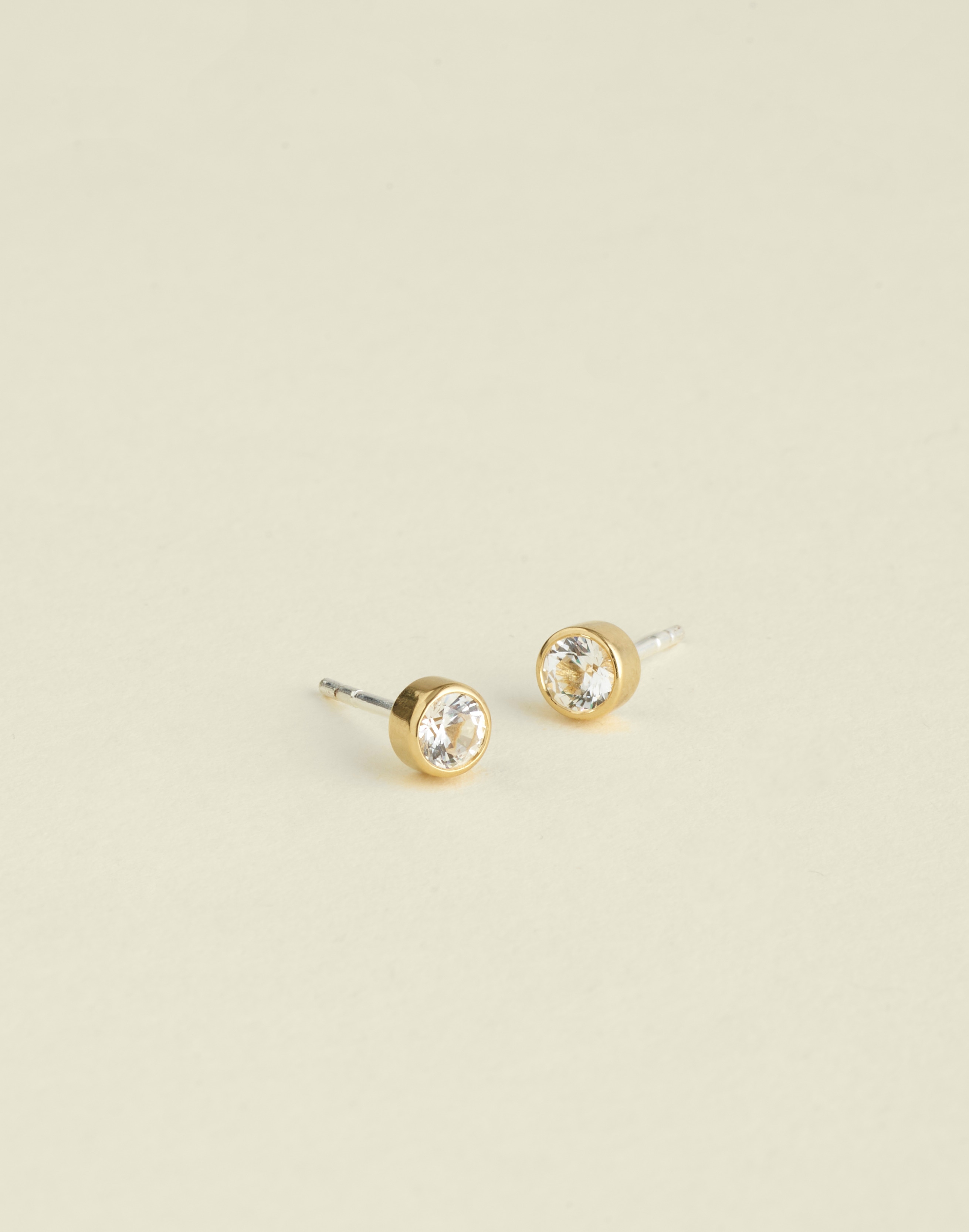 Madewell Demi-fine Bezel Set Crystal Stud Earrings In Gold