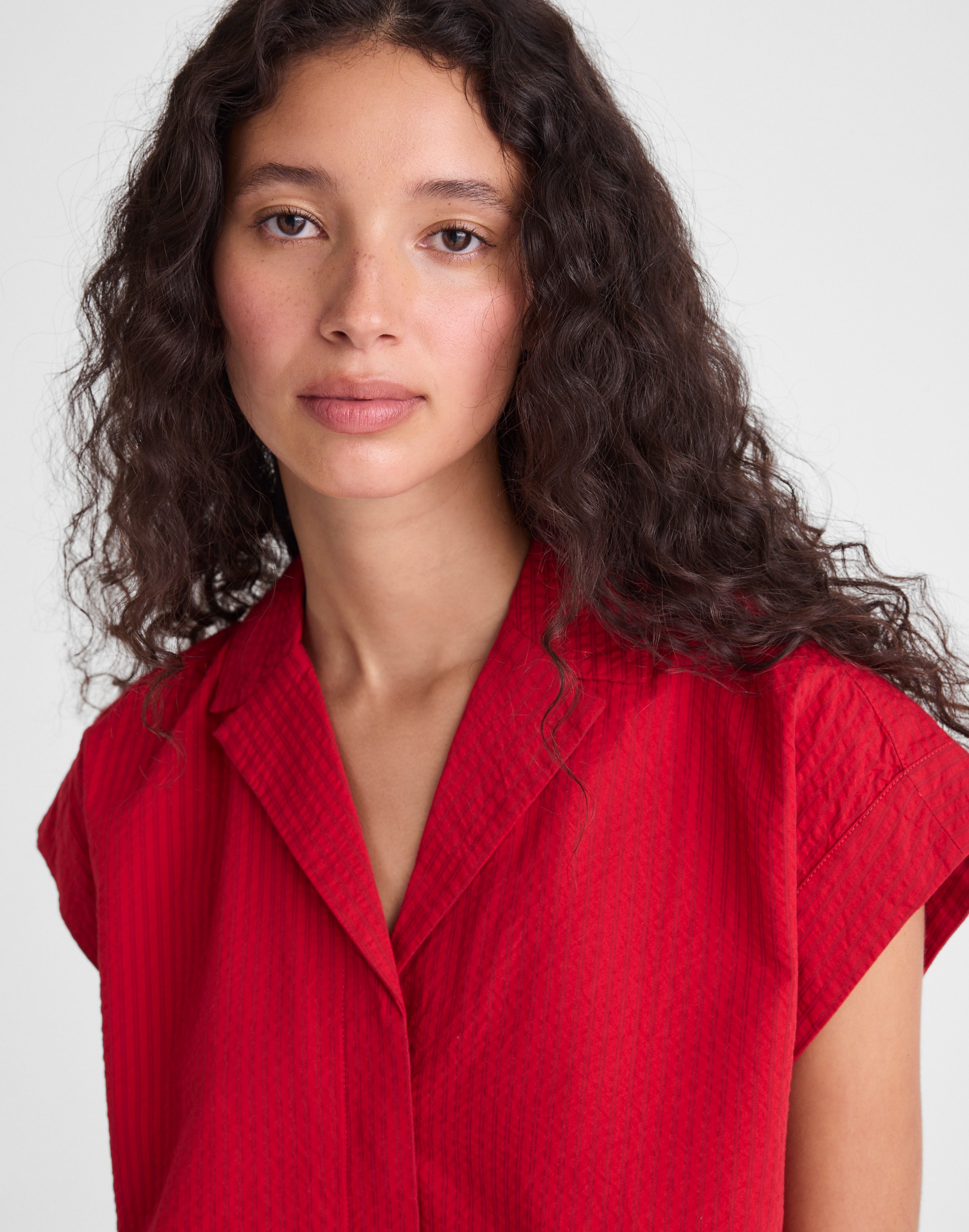 Notch-Collar Popover Shirt in Seersucker