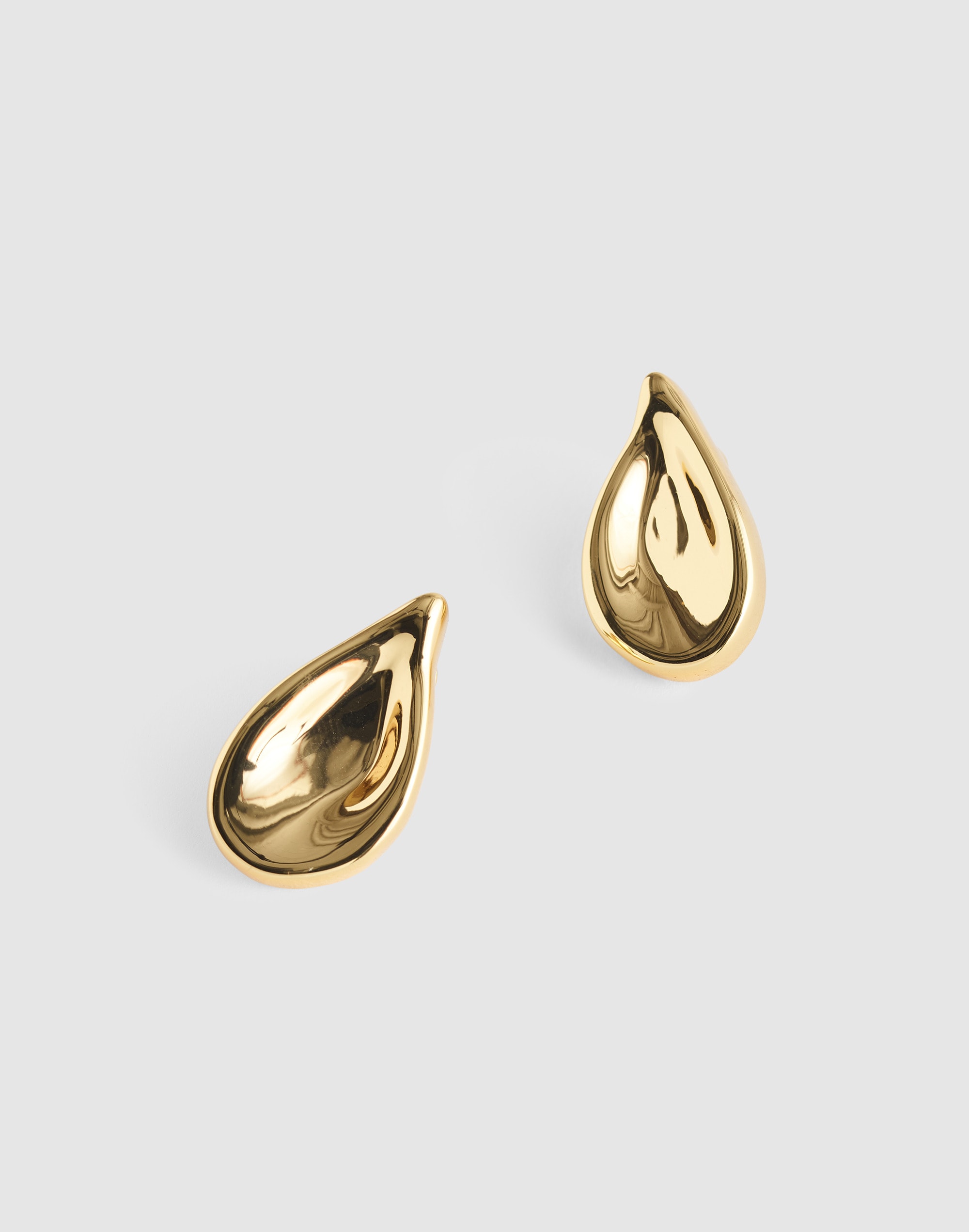 droplet stud earrings