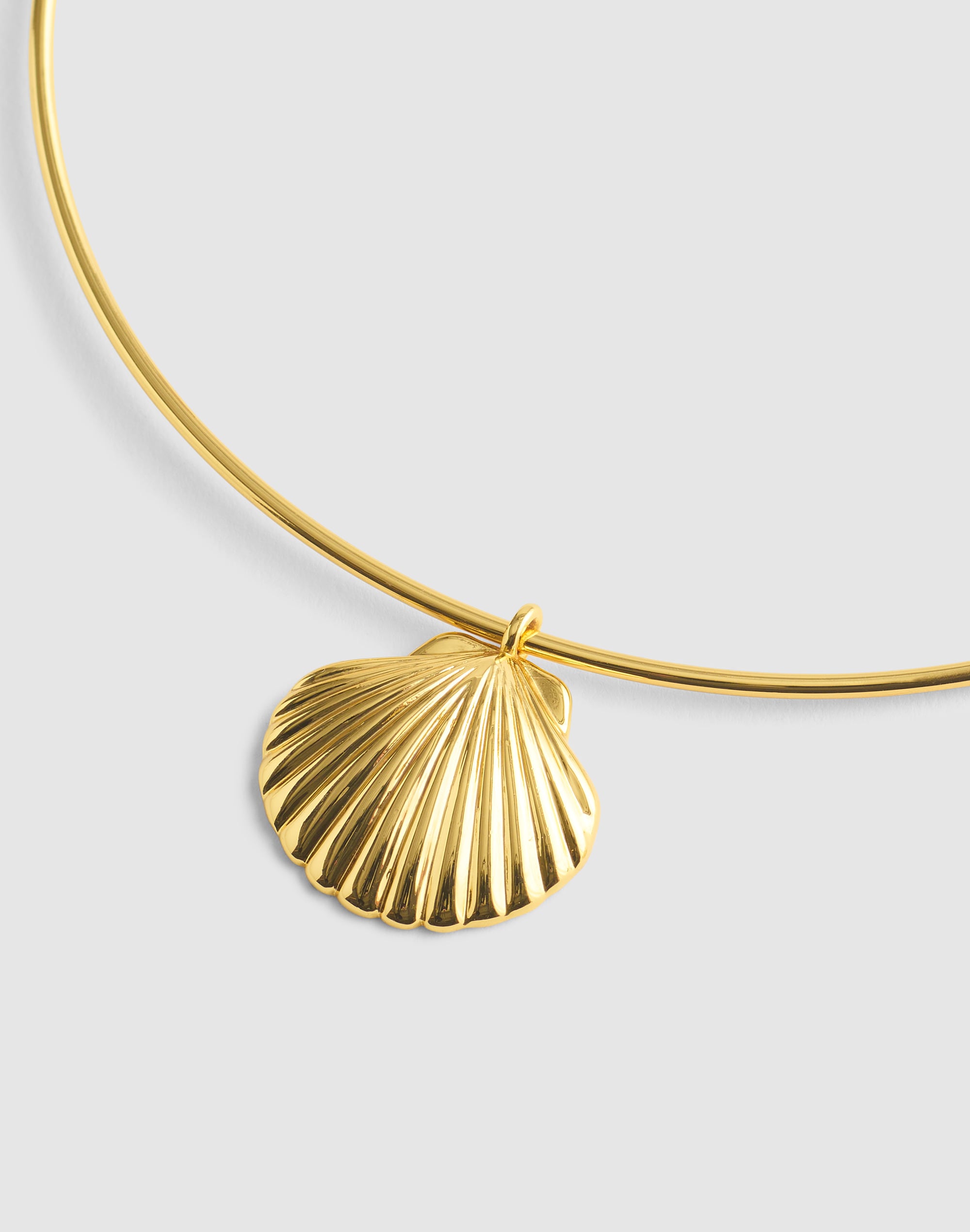 Shell Wire Choker Necklace