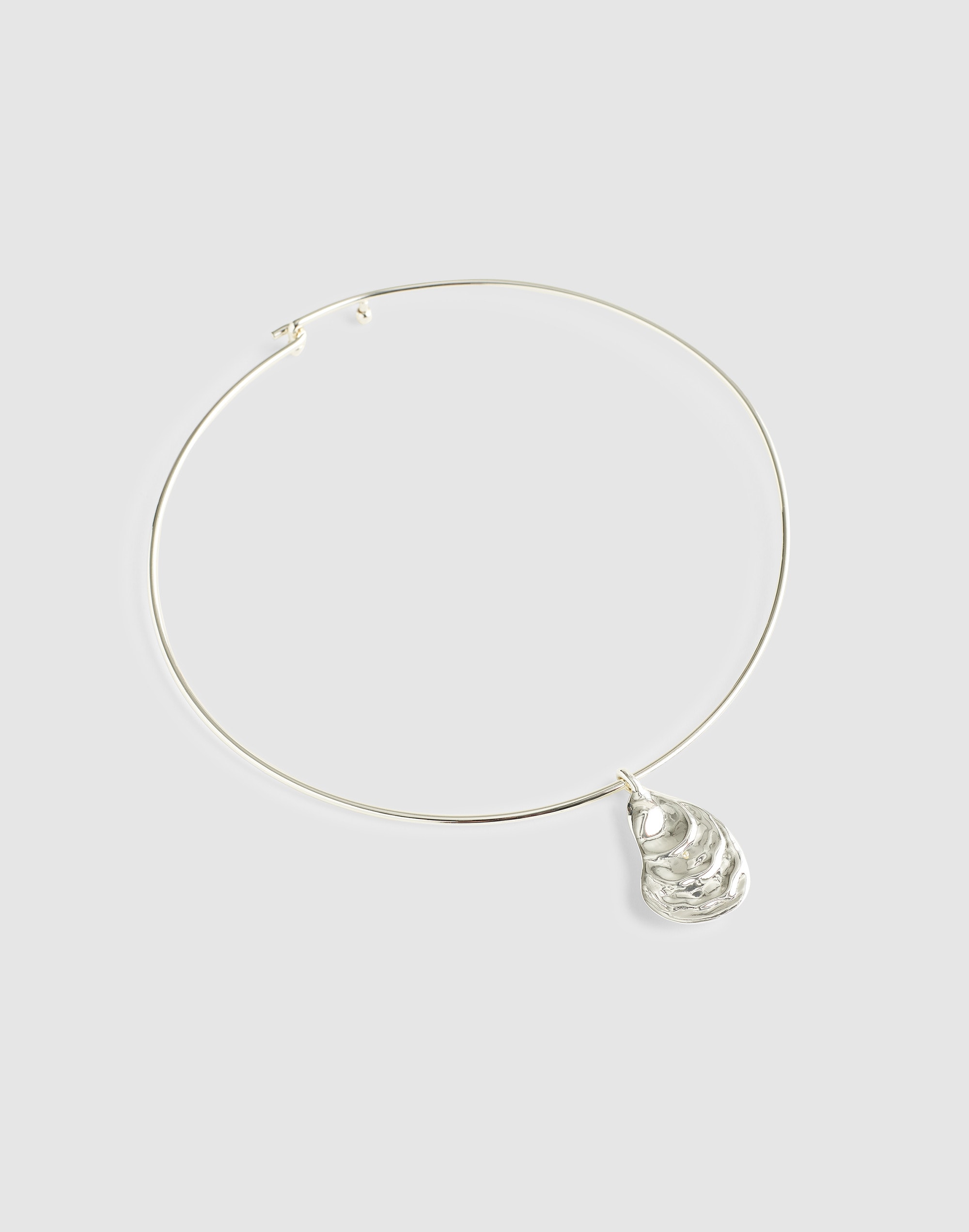 Shell Wire Choker Necklace