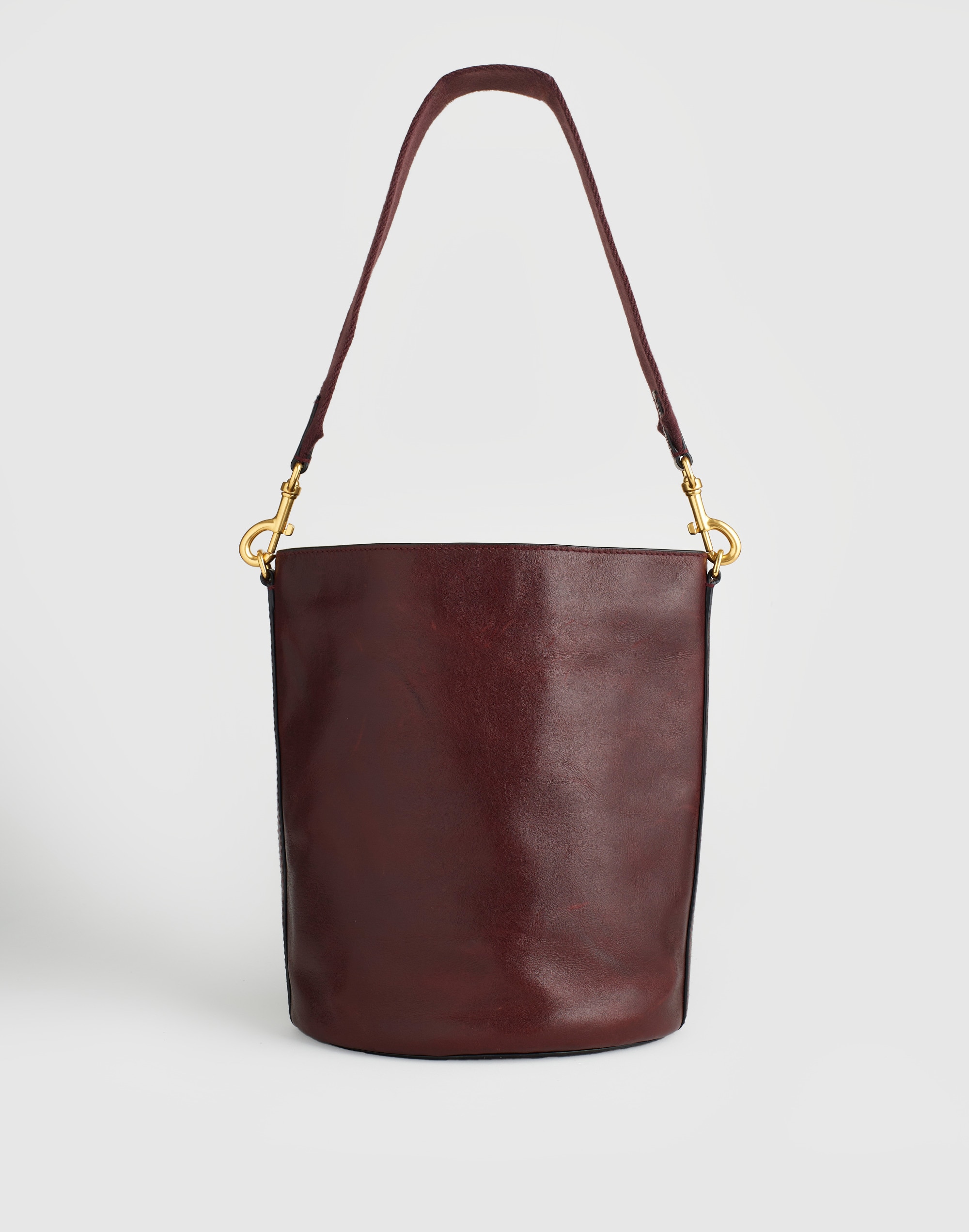 Madewell The Maren Bucket Bag In Dark Burgundy
