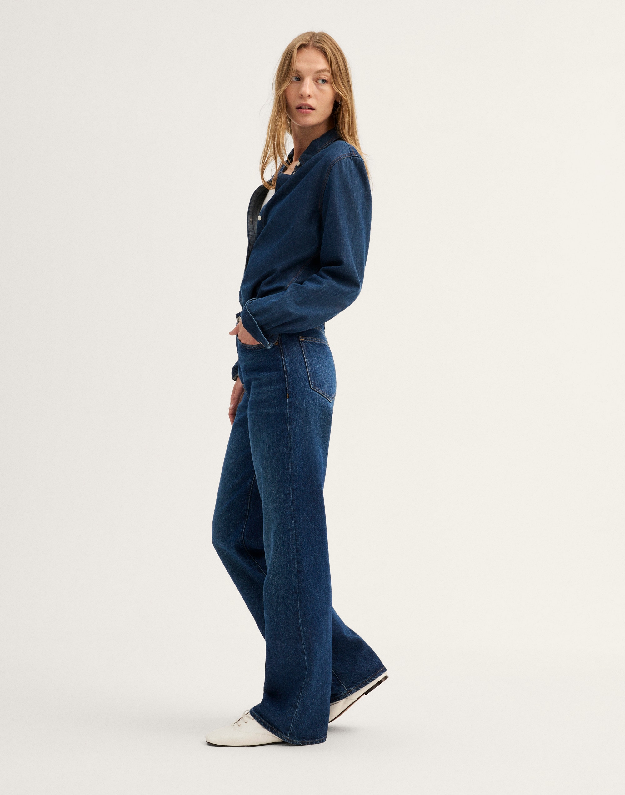 The Perfect Vintage Wide-Leg Jean in Airy Denim